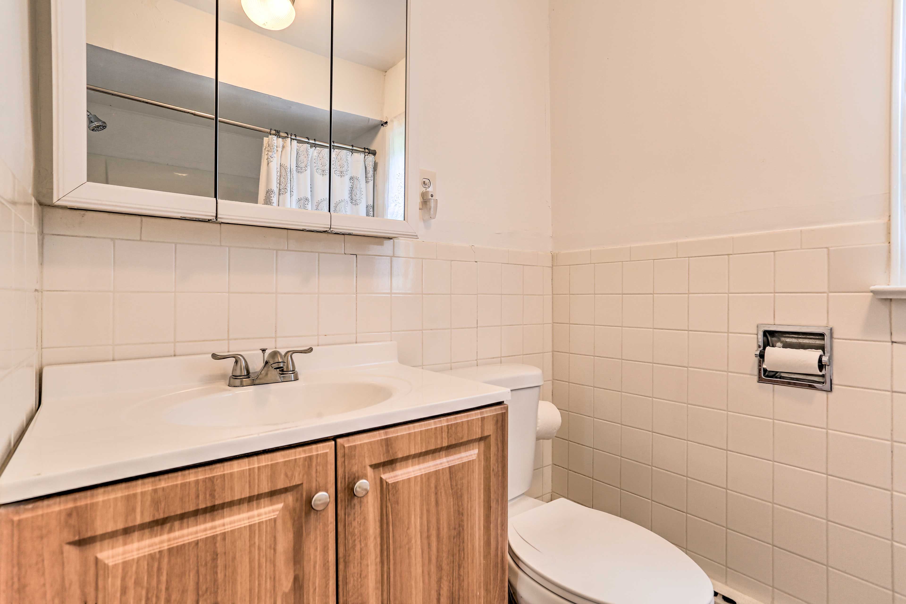Full Bathroom
