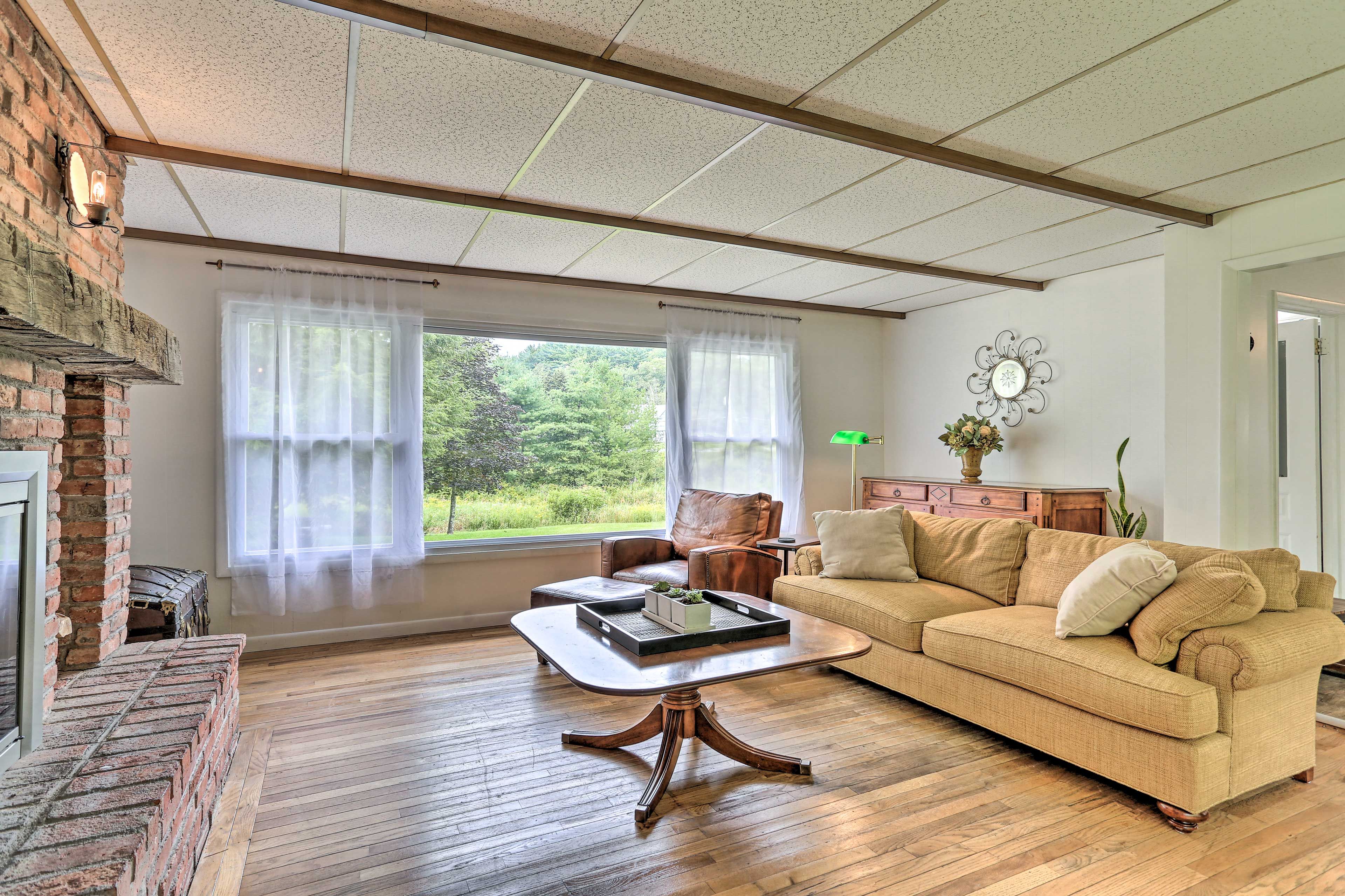 Living Room | Sleeper Sofa