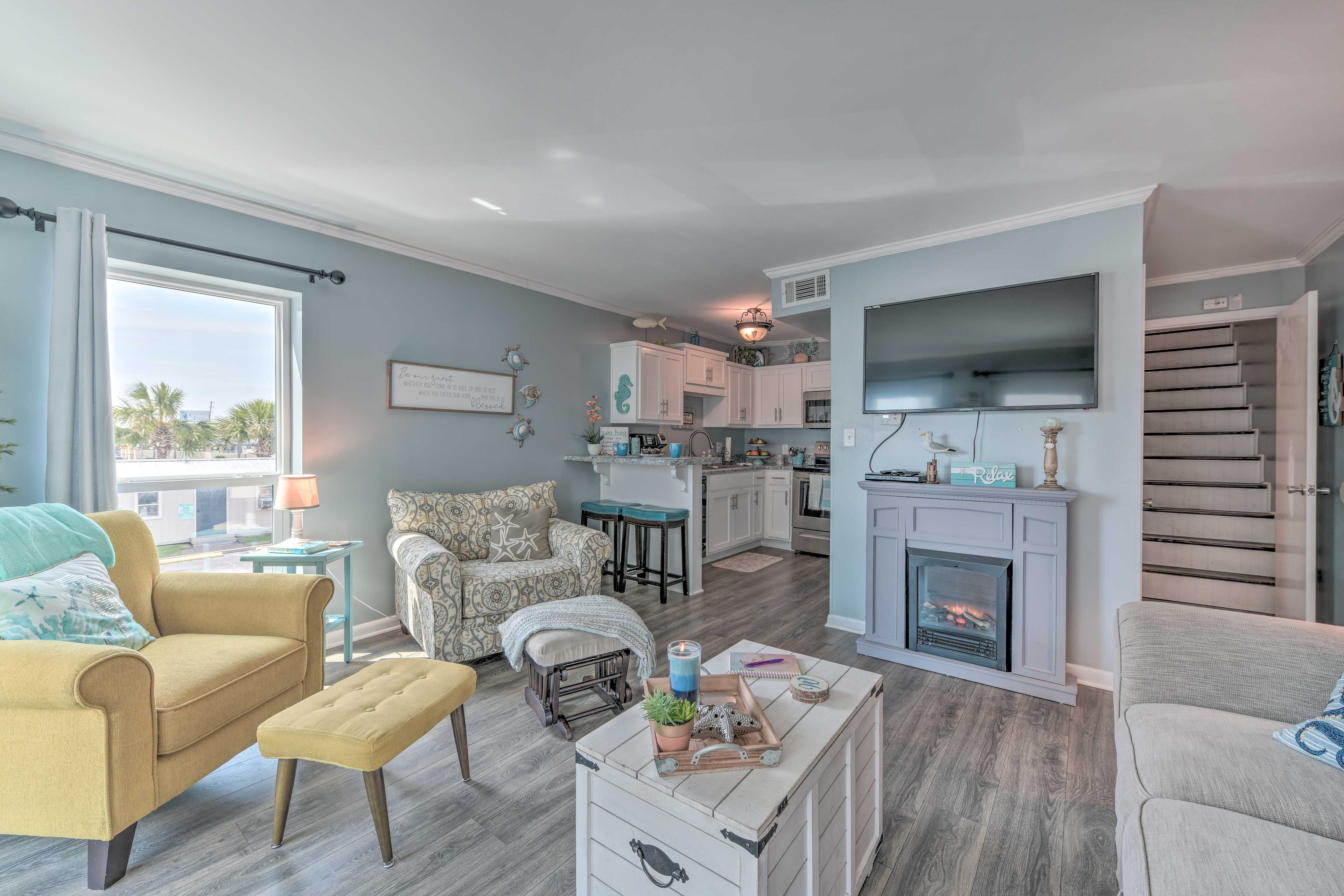 Living Room | Cable TV | DVD Player | Electric Fireplace