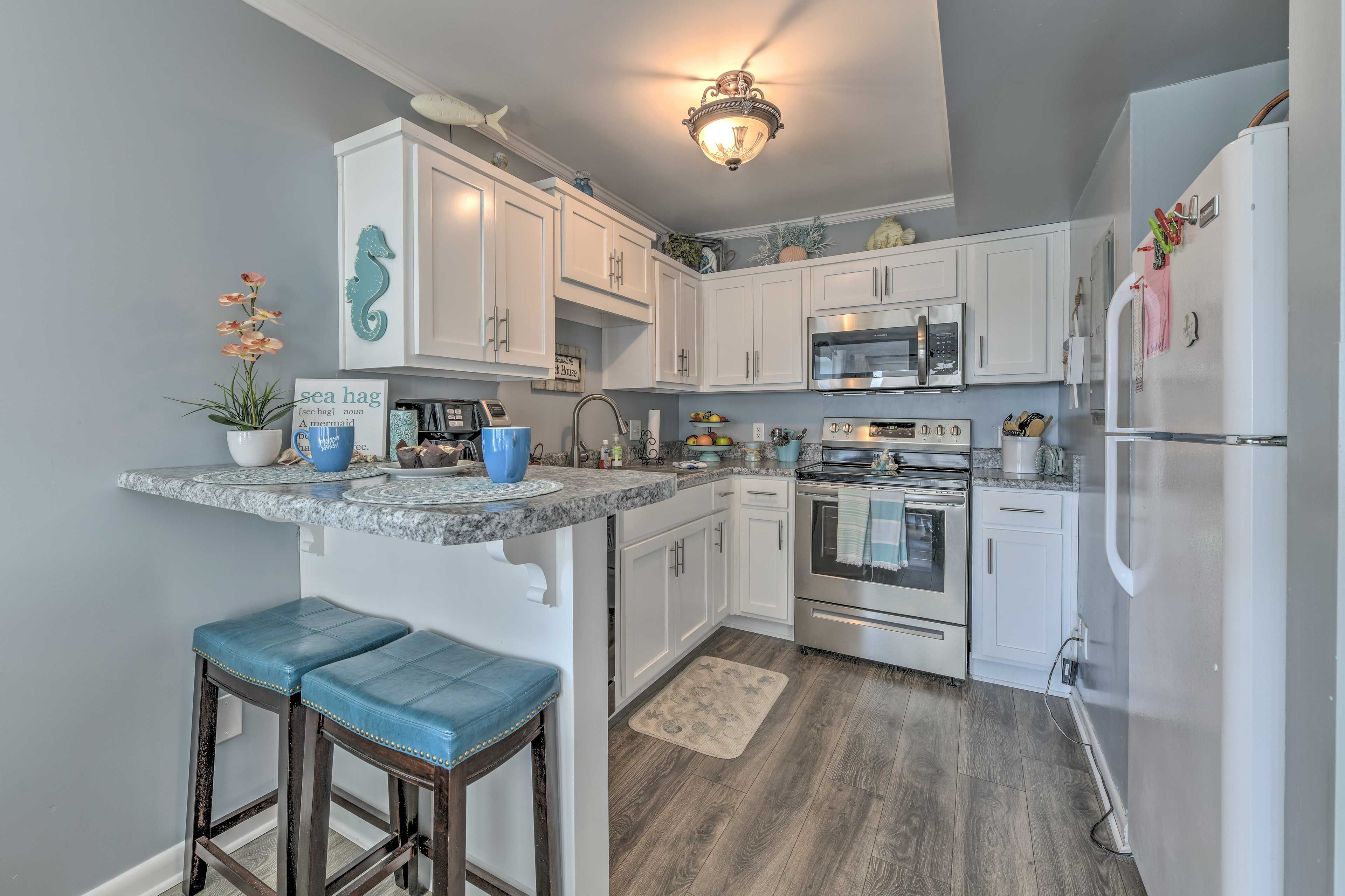 Kitchen | Fully Equipped | Breakfast Bar