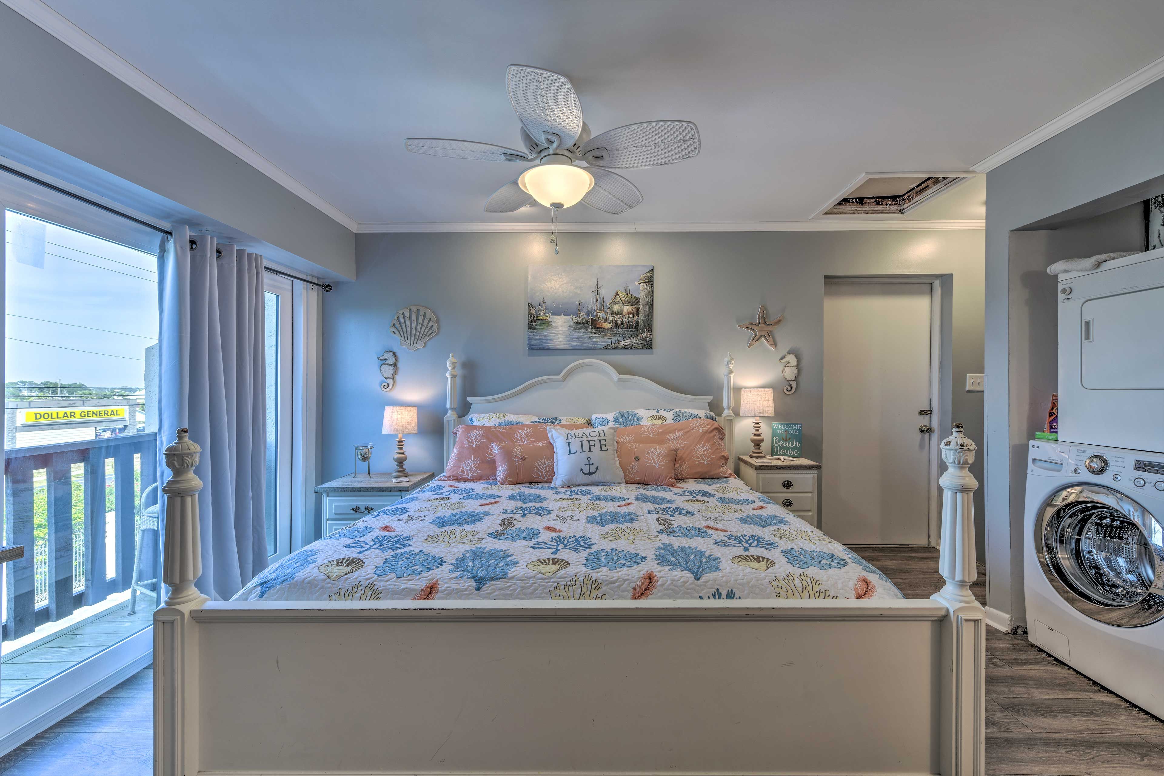 Bedroom | Cable TV | Linens Provided