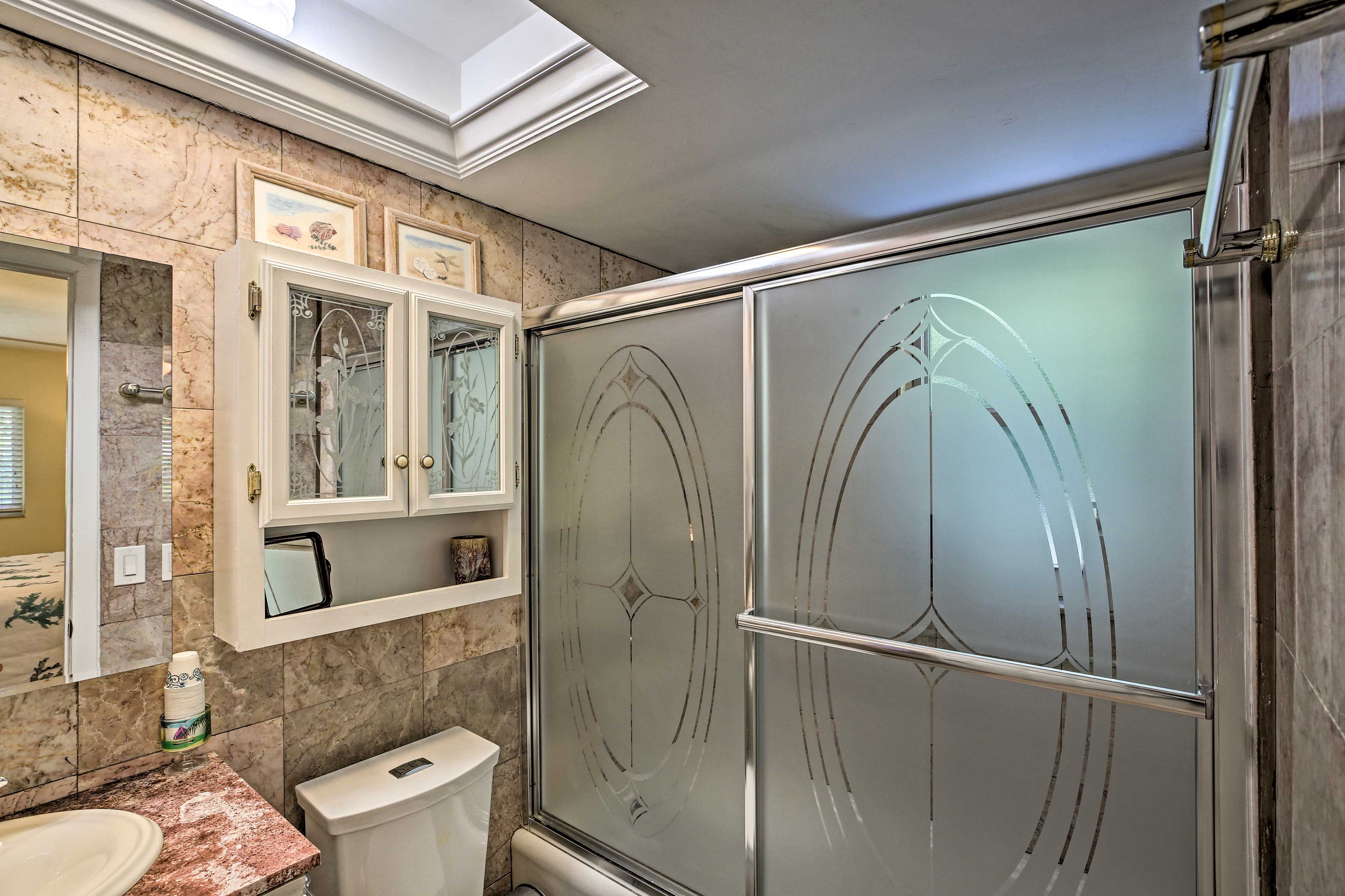 En-Suite Bathroom | Shower/Tub Combo