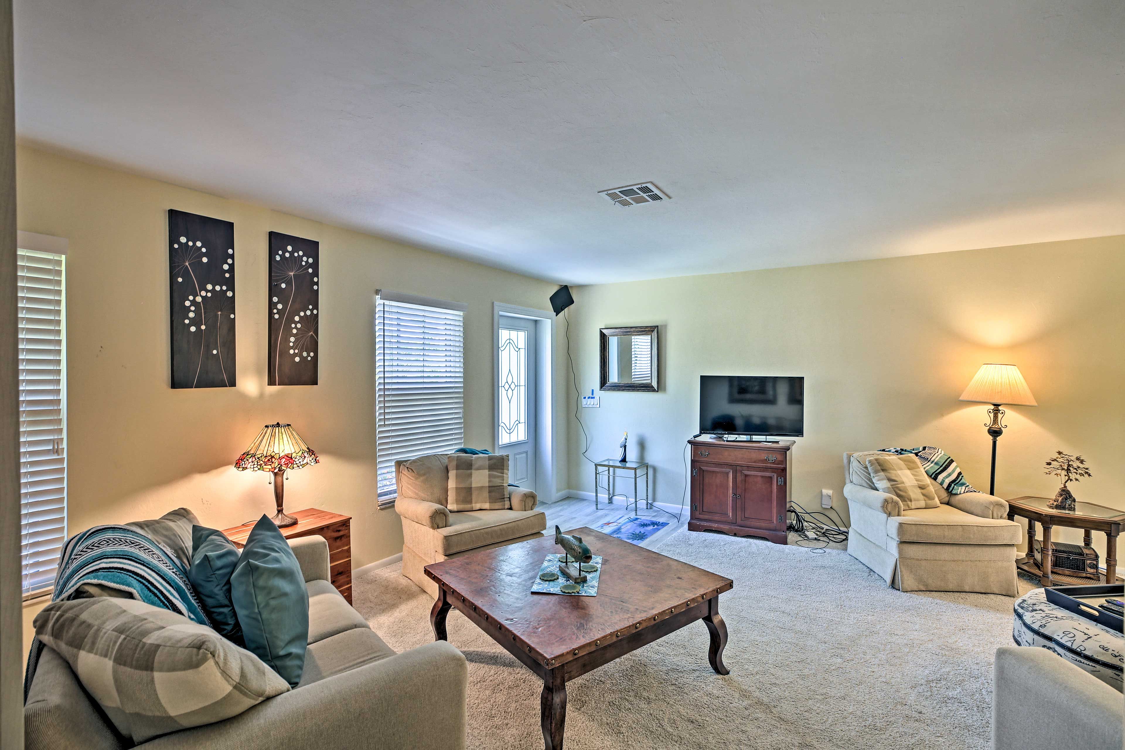 Living Room | Smart TV