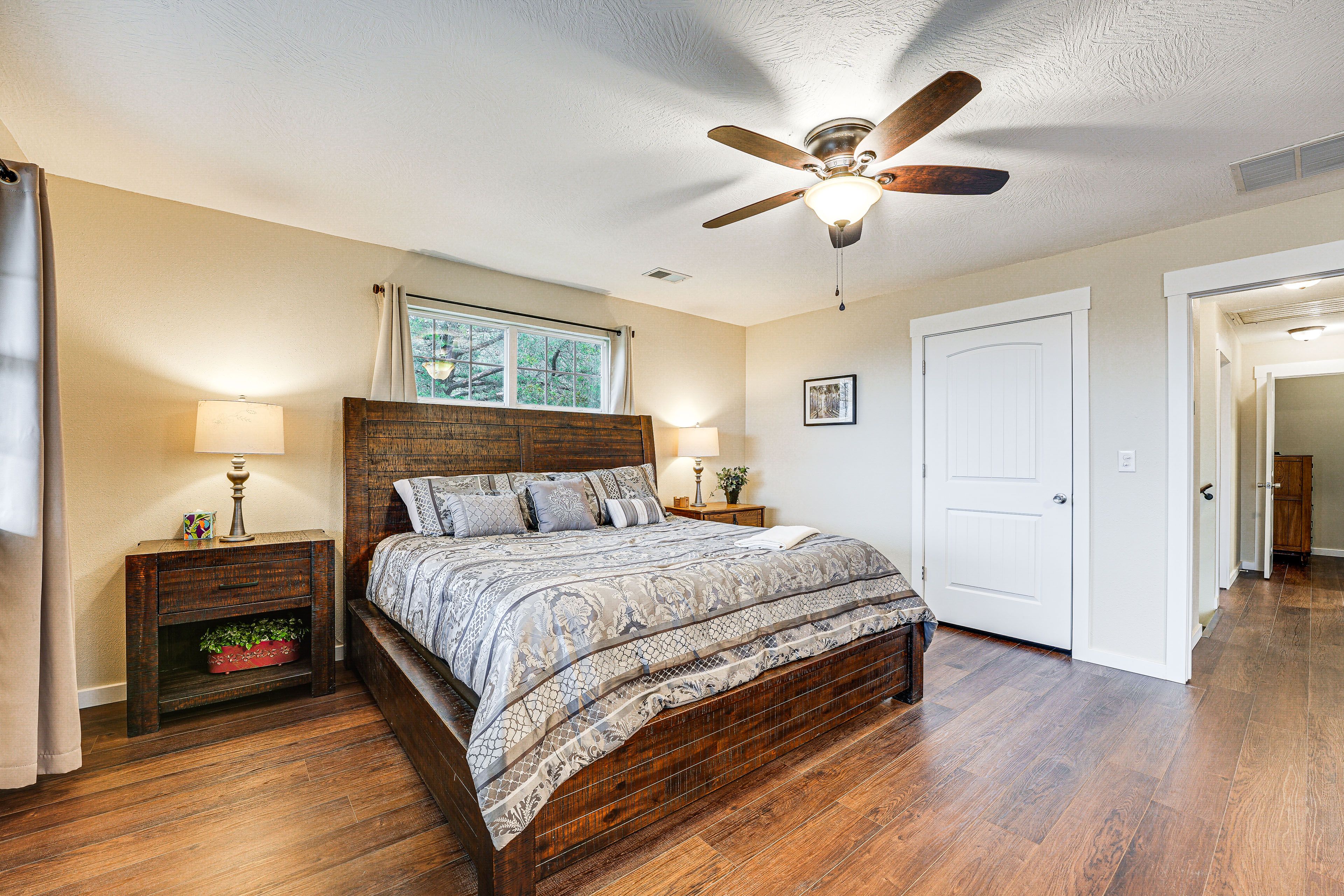 Bedroom 1 | King Bed | 3rd Floor