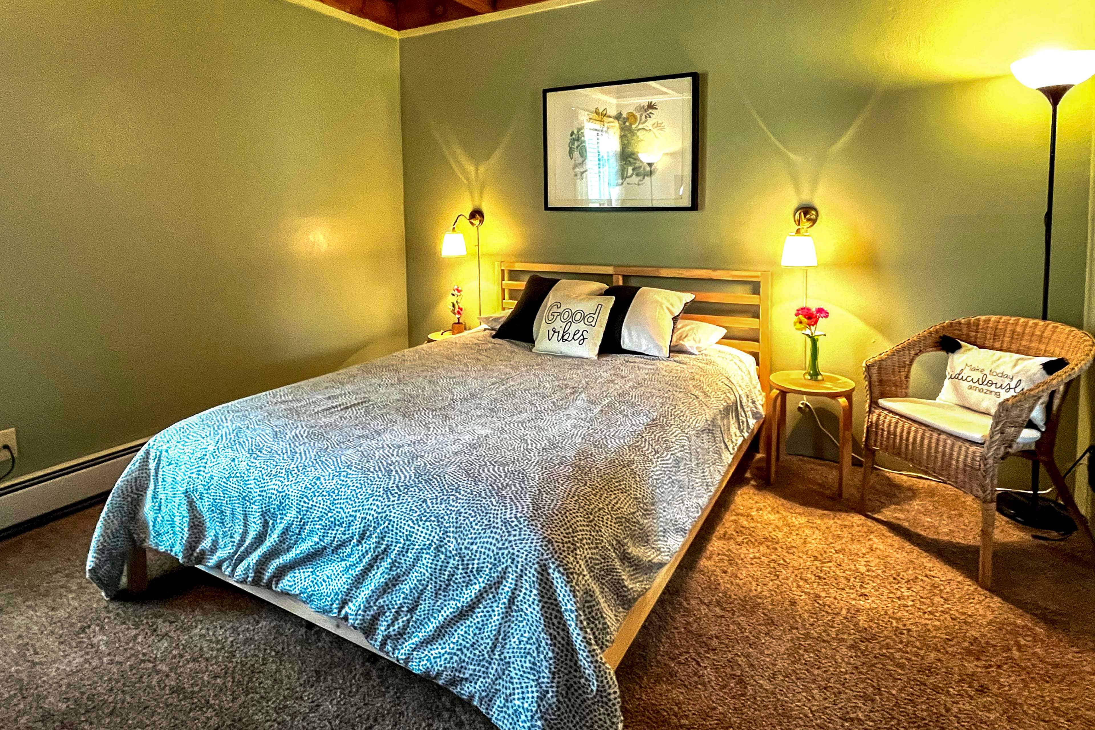 Bedroom 2 | Queen Bed