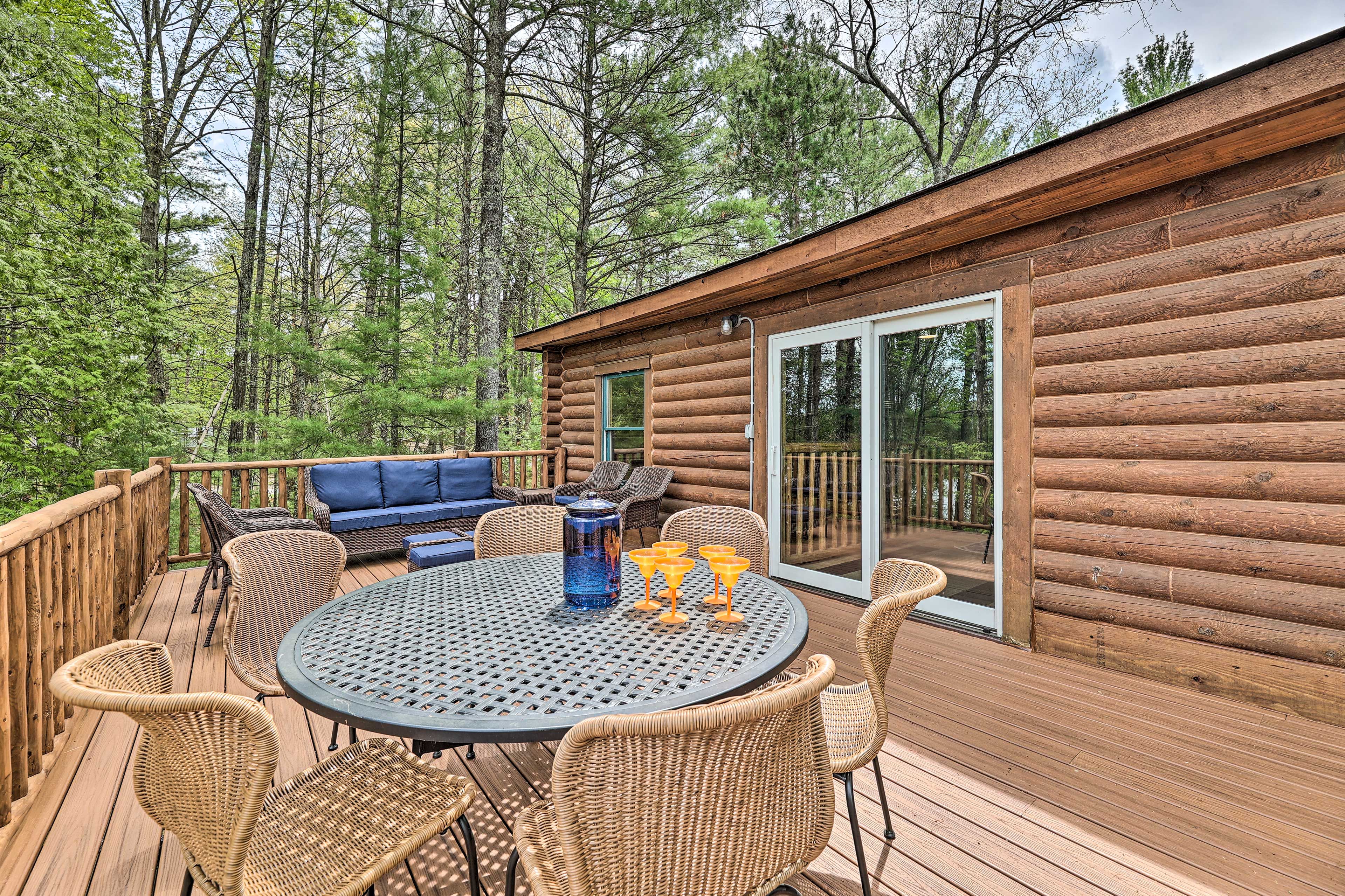Furnished Deck
