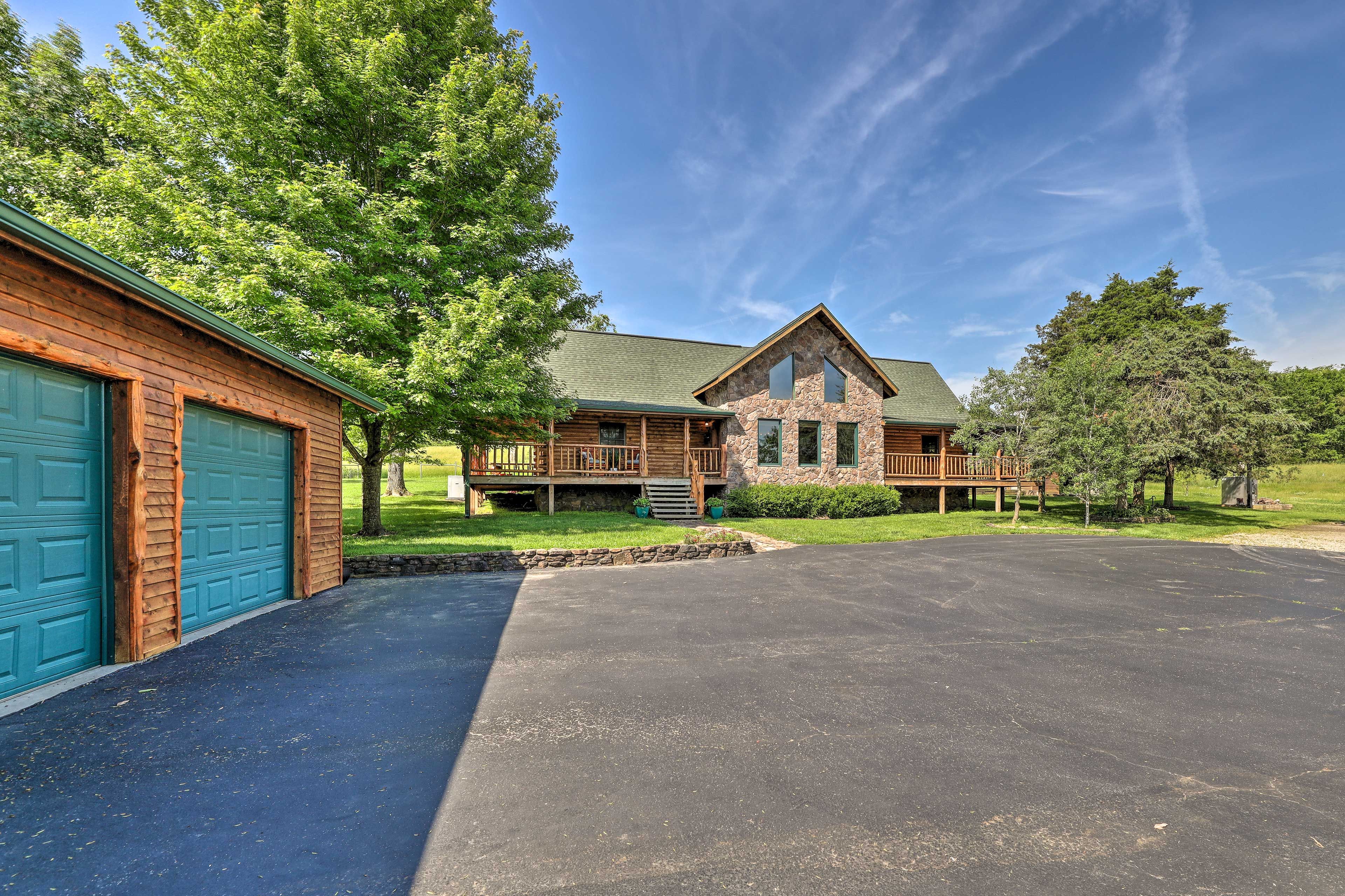 Driveway | Boat Parking Also Available