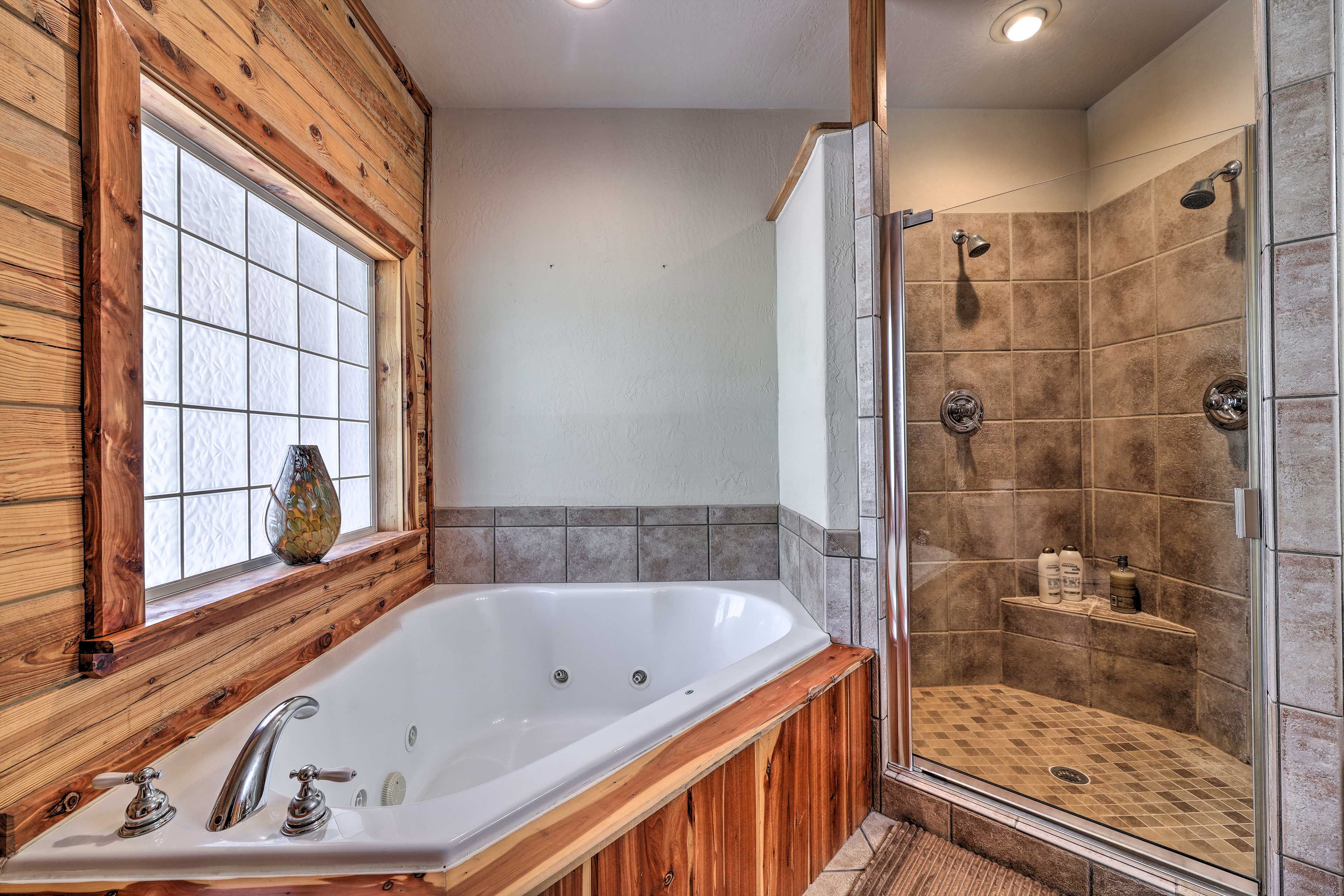 En-Suite Bathroom | Towels Provided