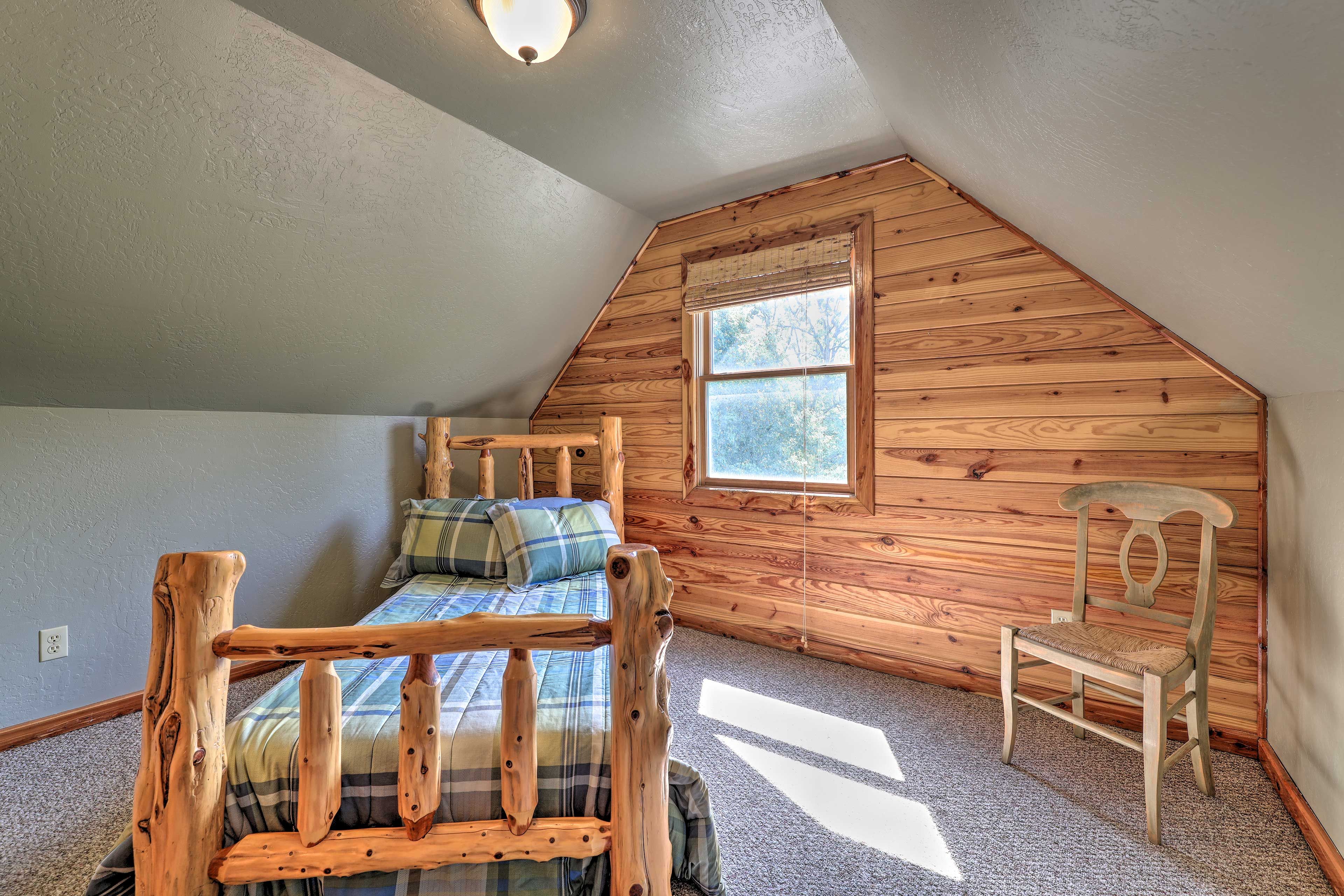 Bedroom 3 | Twin Bed