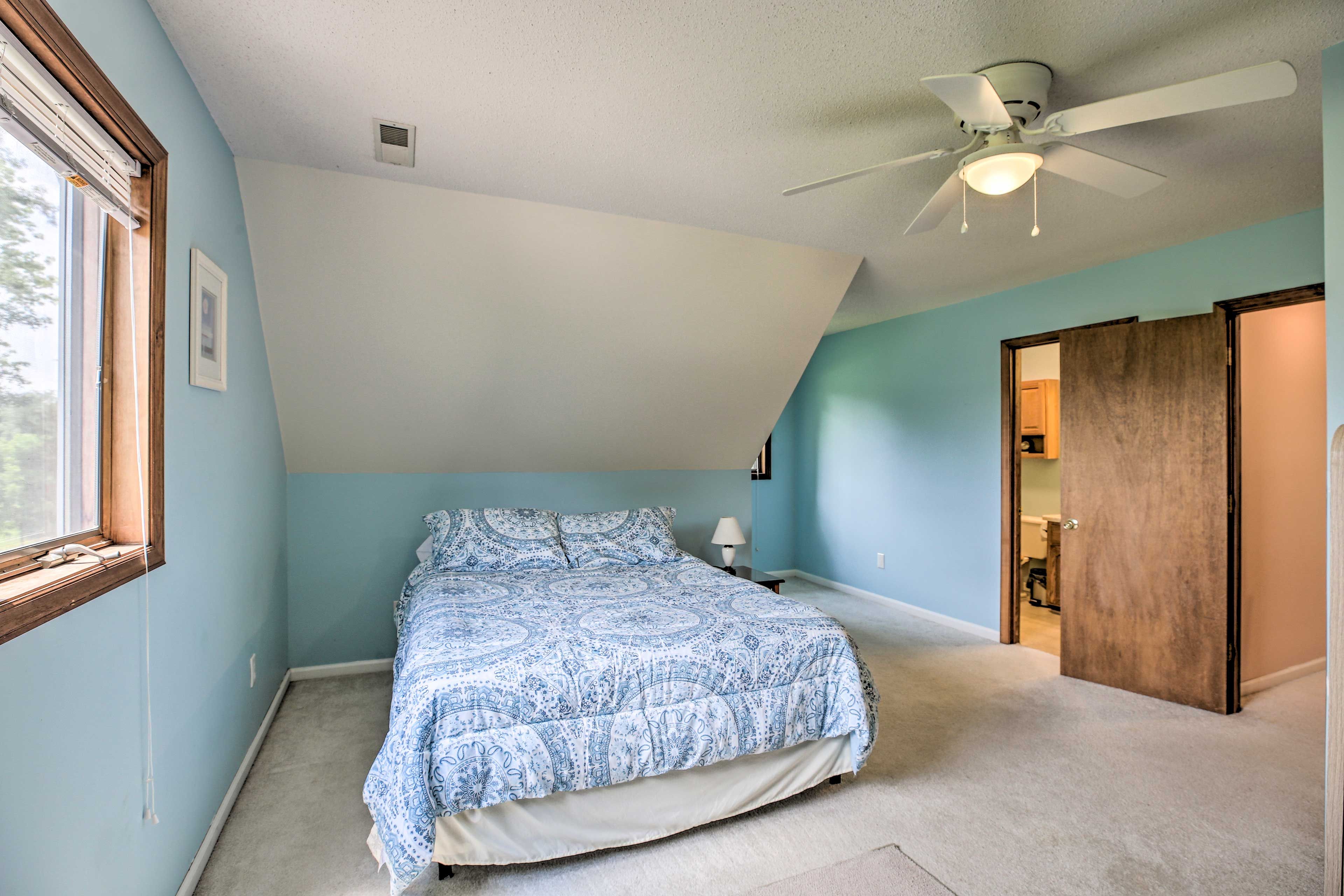 Bedroom 4 | King Bed | Linens Provided | 2nd Floor