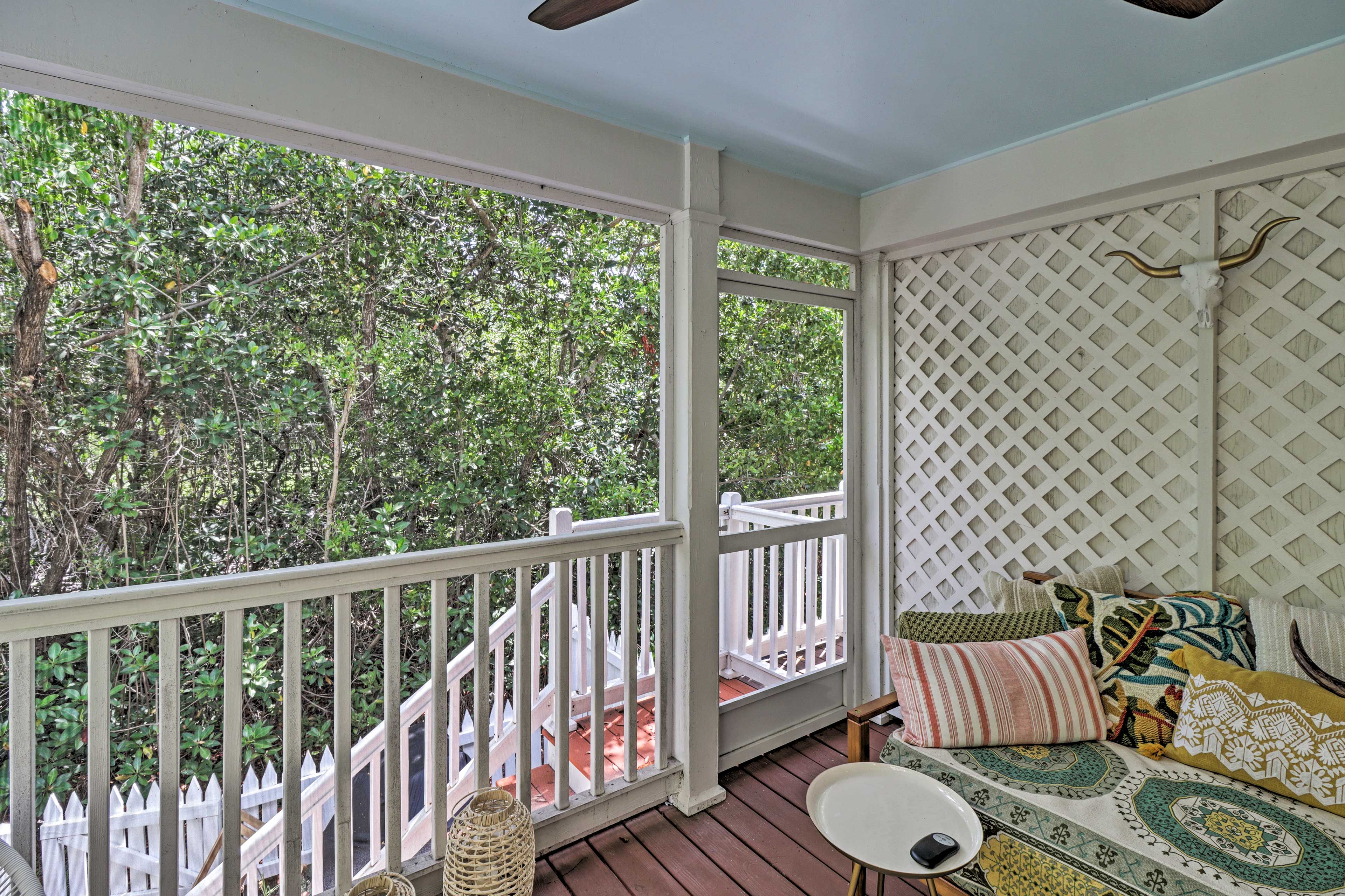Furnished Deck