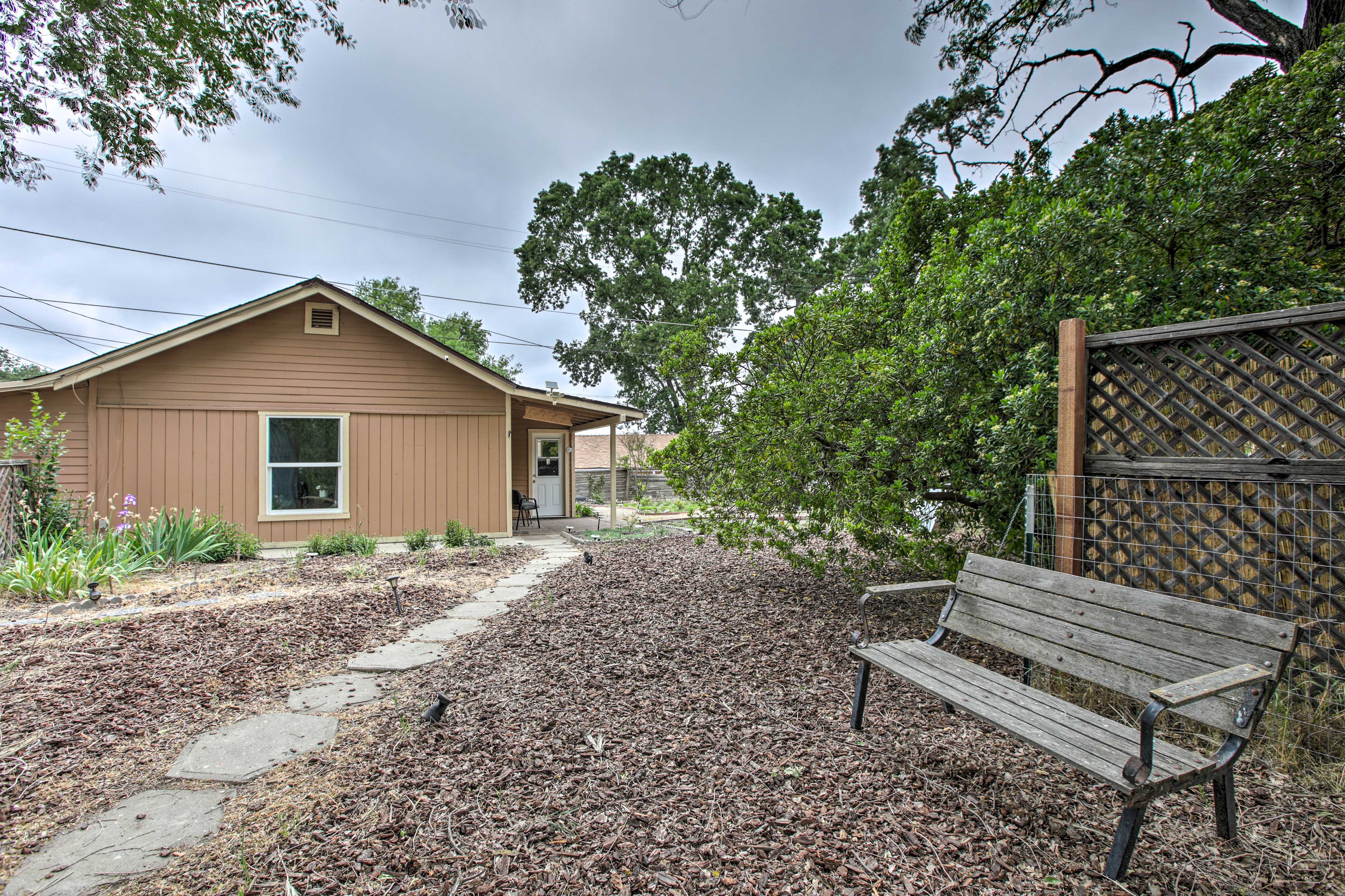 Atascadero Vacation Rental | 2BR | 1BA | Step-Free Access | 676 Sq Ft