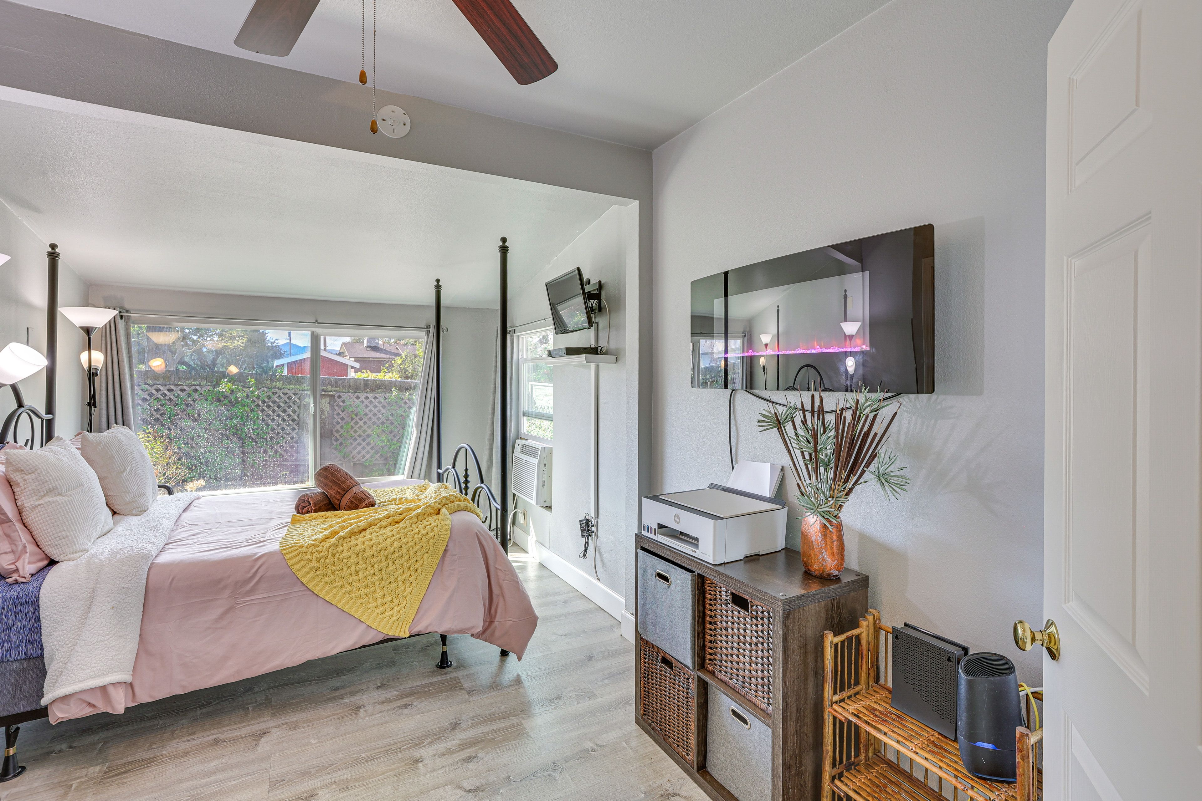 Bedroom 1 | Full Bed | TV