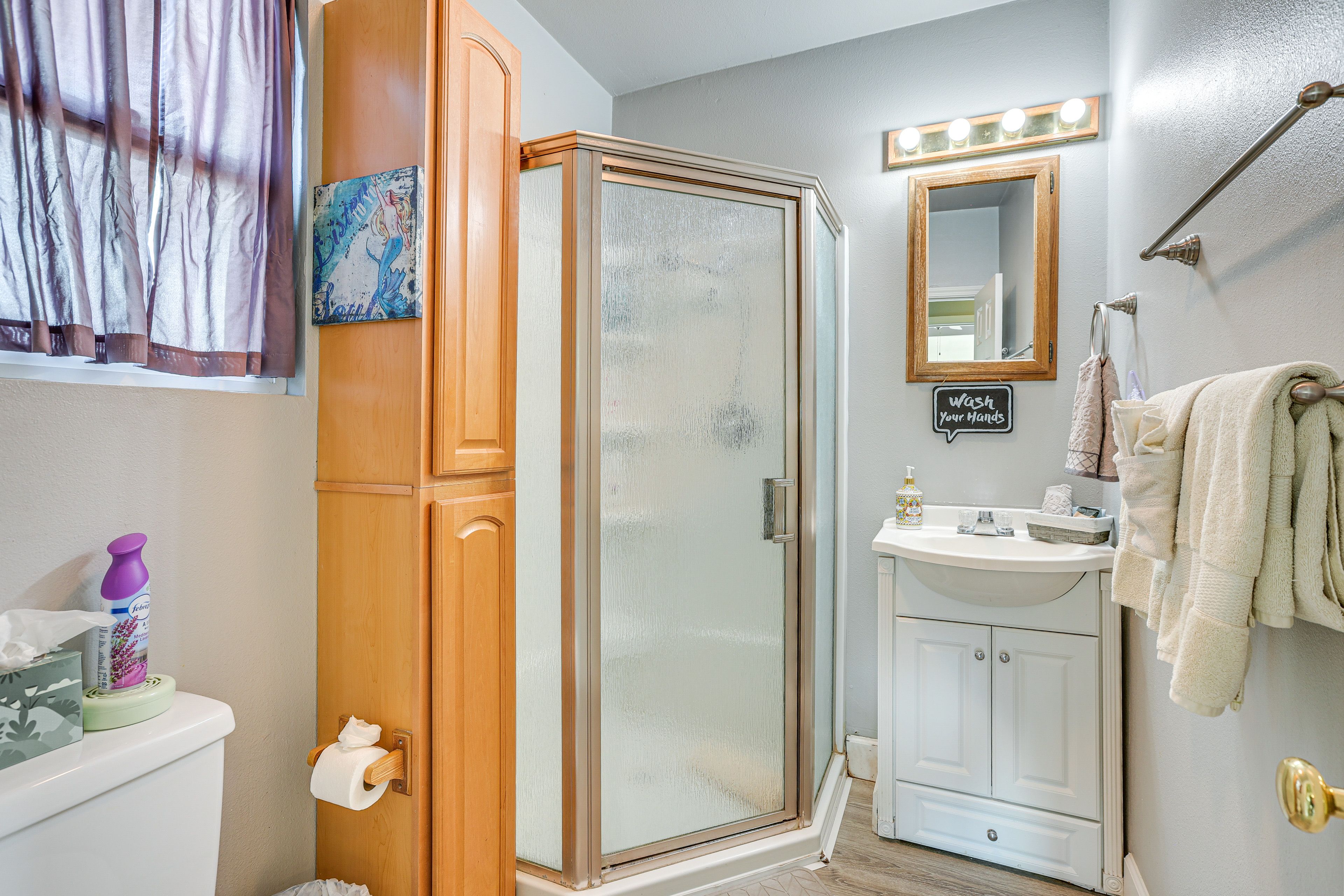 Bathroom | Towels Provided