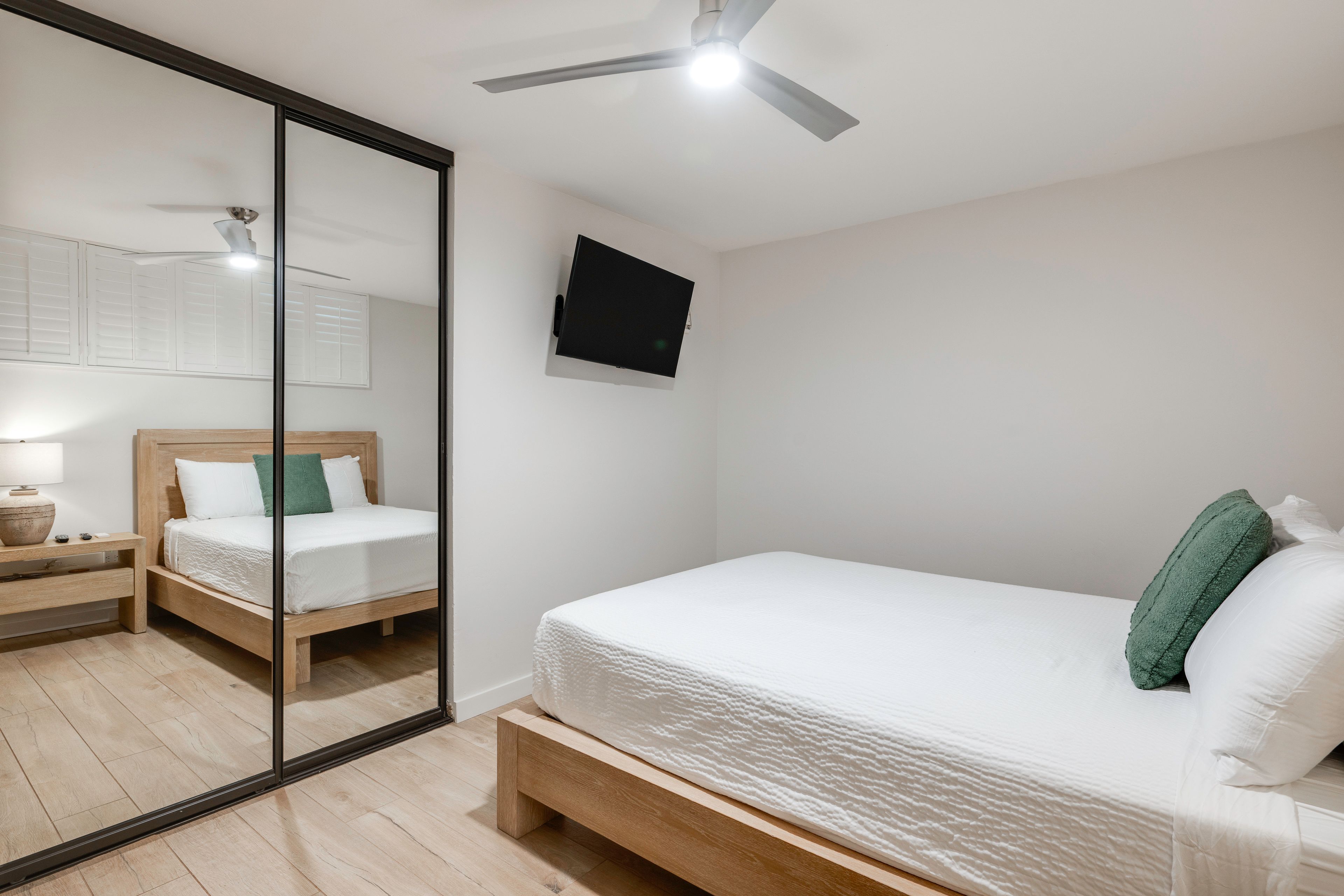 Bedroom 2 | Queen Bed