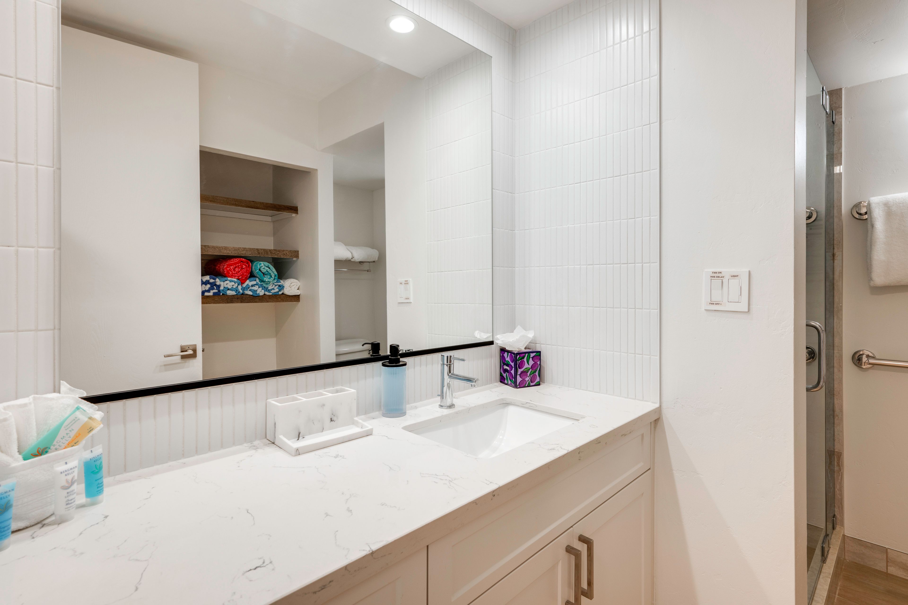 Full Bathroom | Complimentary Toiletries