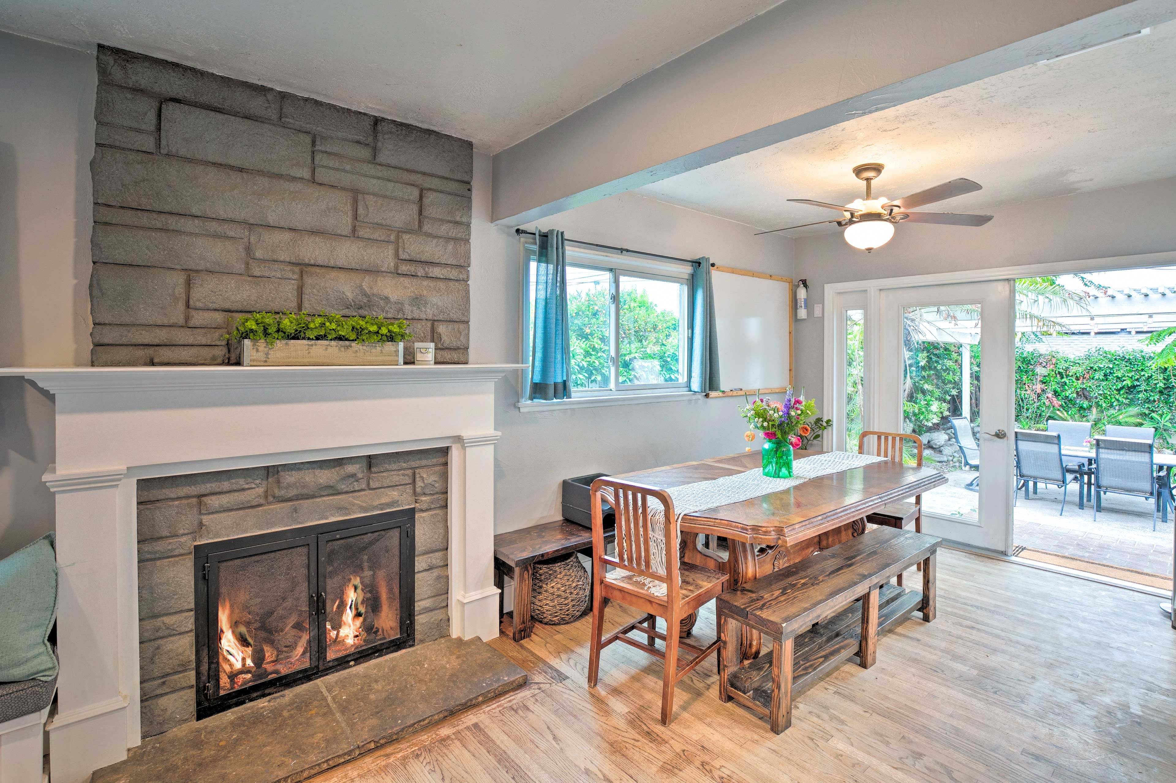 Living Room | Gas Fireplace