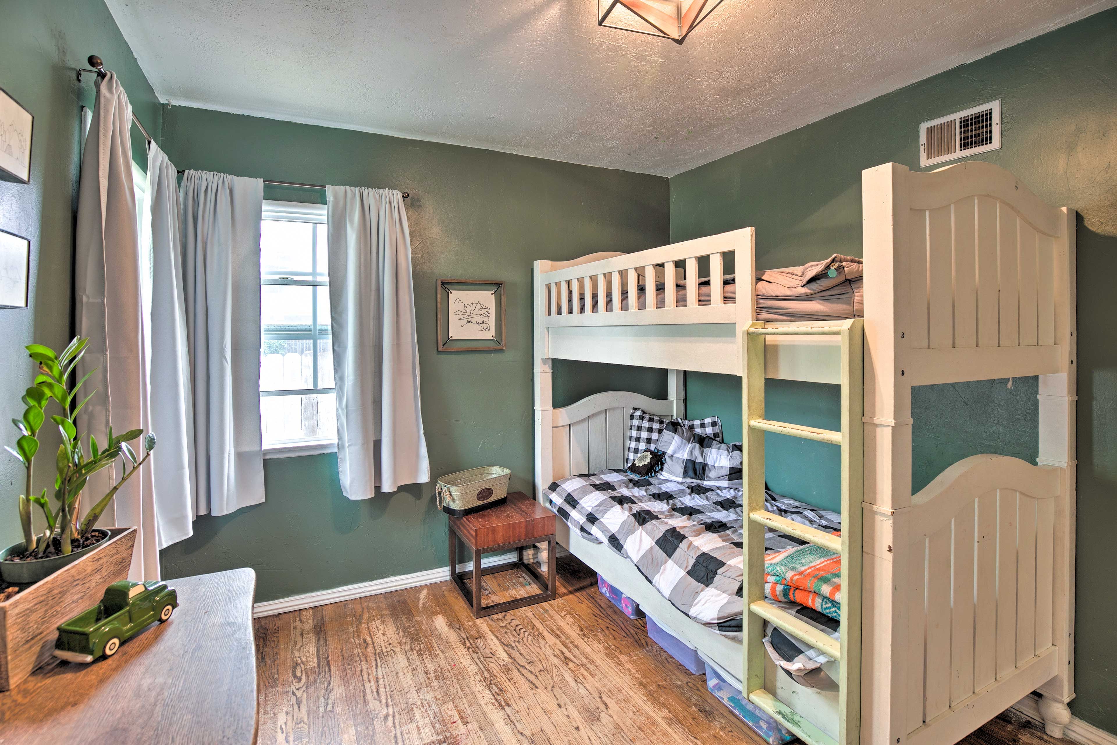 Bedroom 2 | Twin Bunk Bed