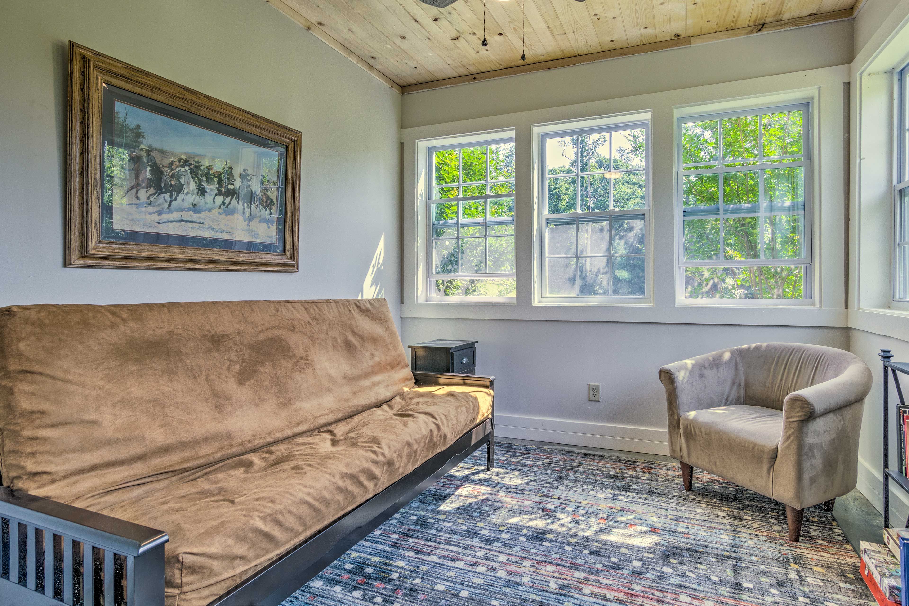 Living Room | Futon