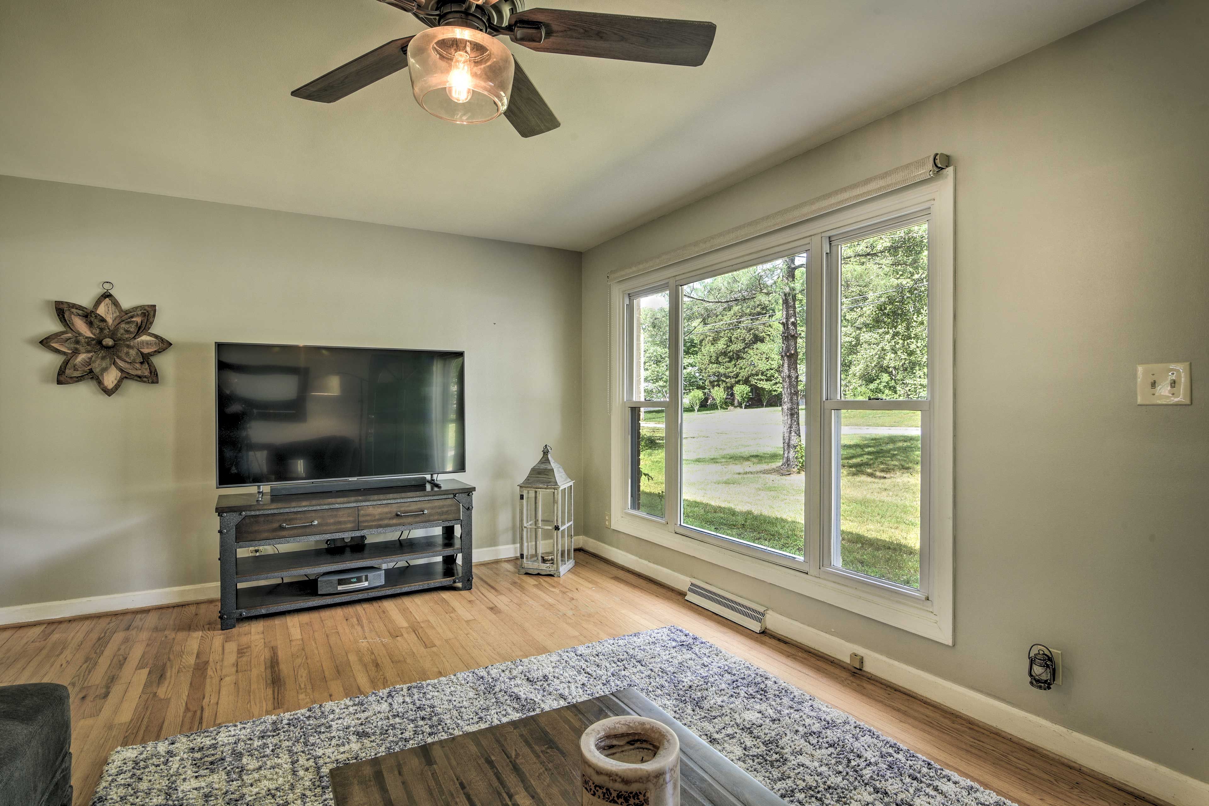 Living Room | Smart TV