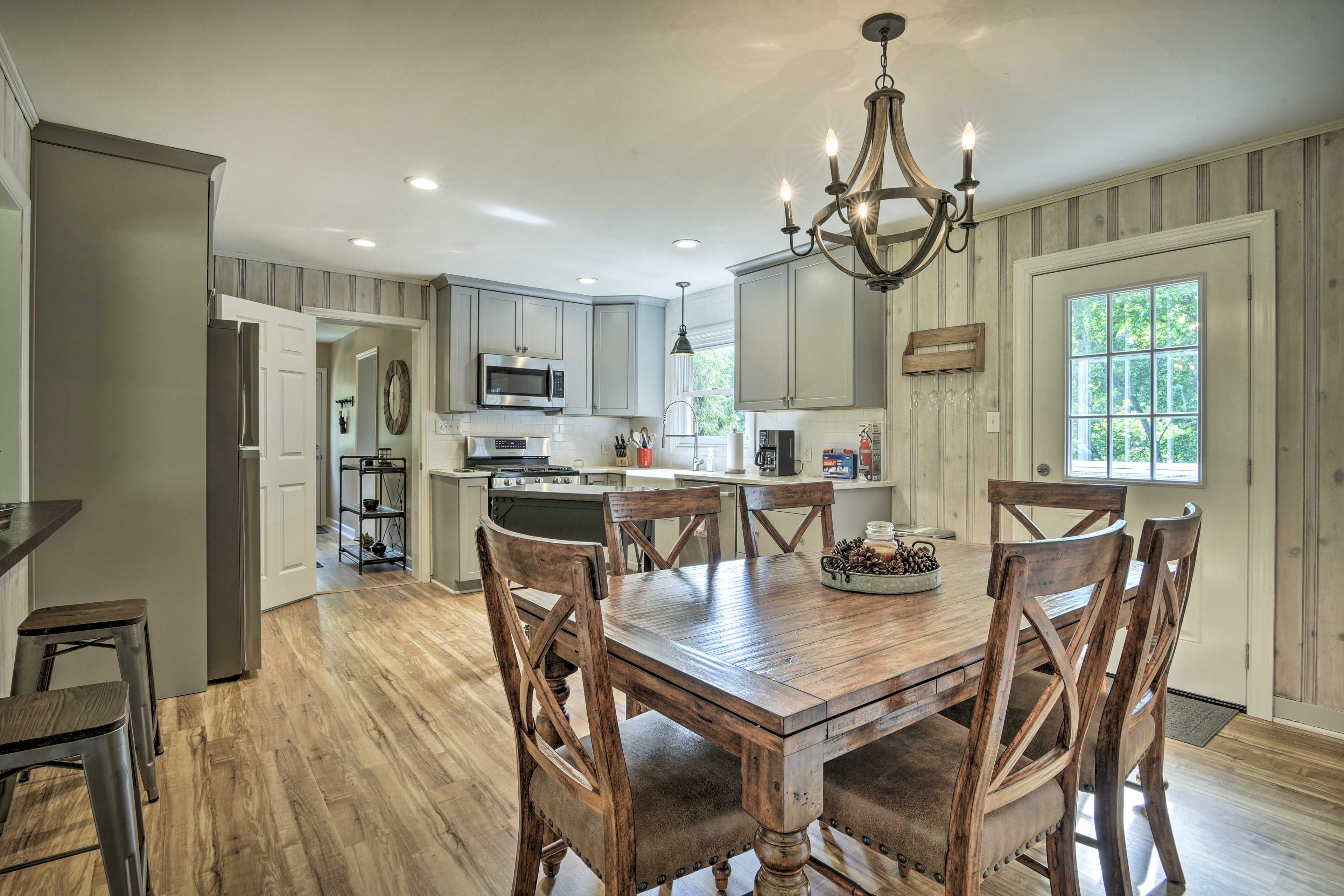 Dining Space | Dishware & Flatware