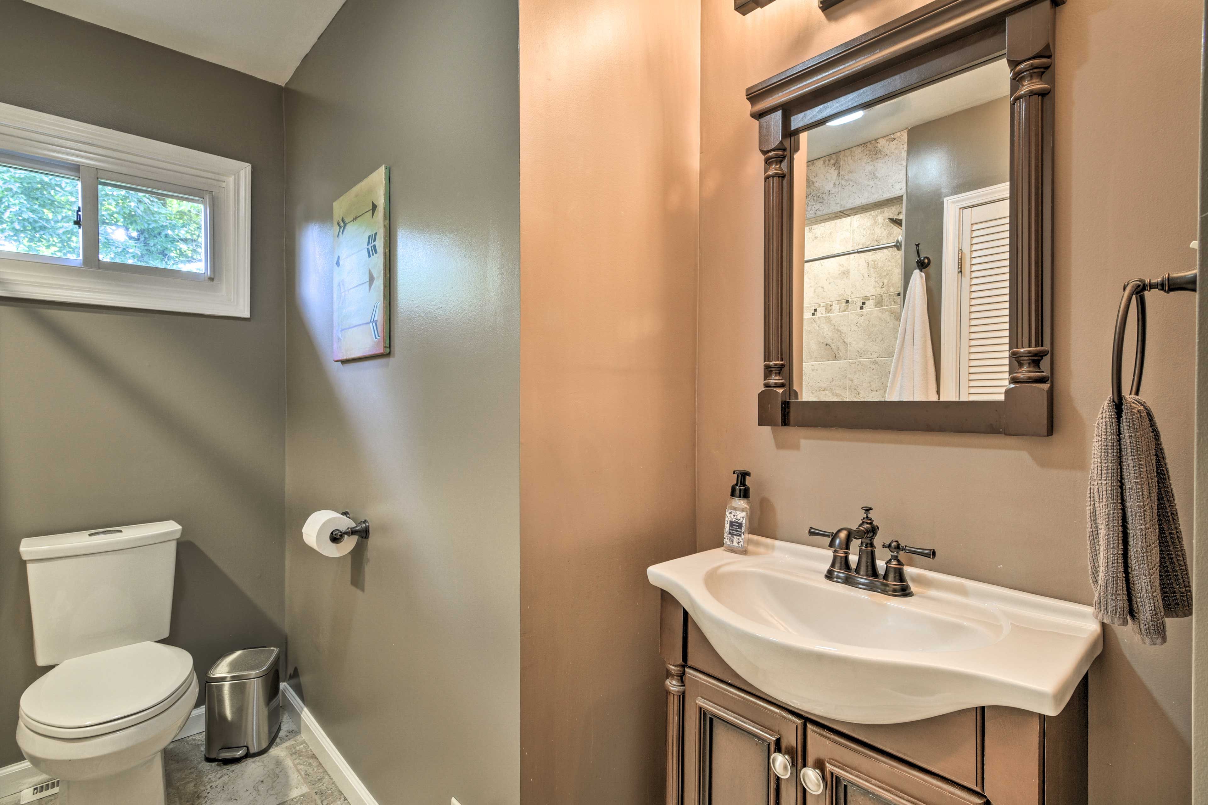 Full Bathroom | Hair Dryer