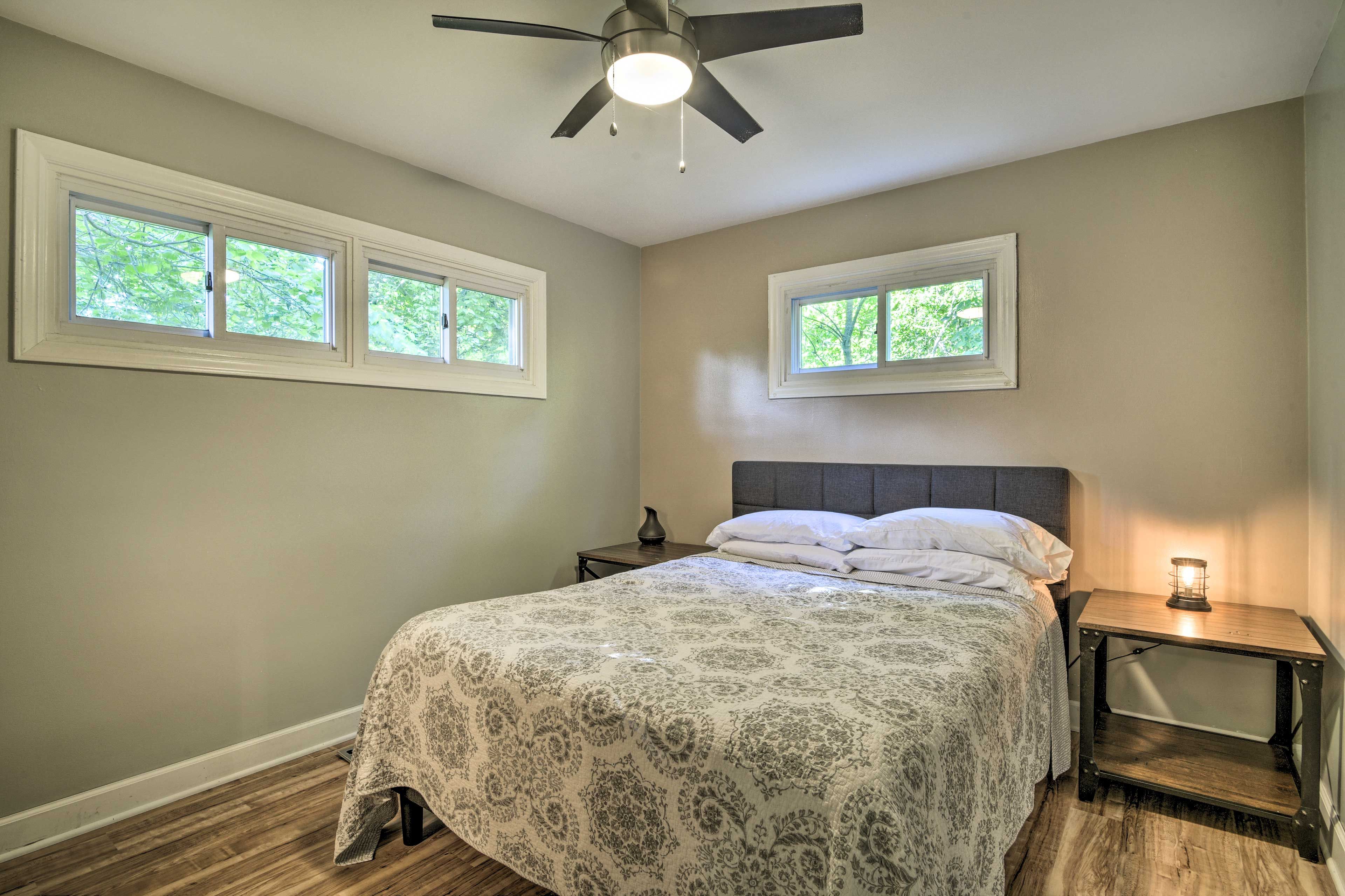 Bedroom 2 | Queen Bed