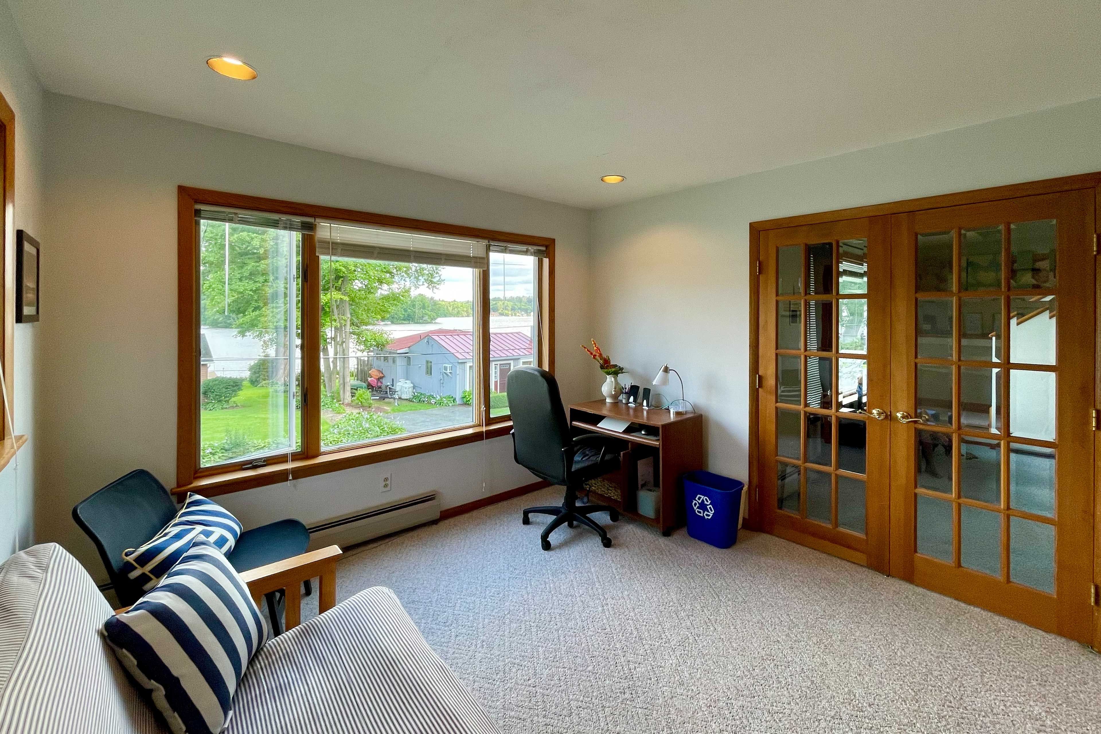 Home Office | Laptop-Friendly Workspaces