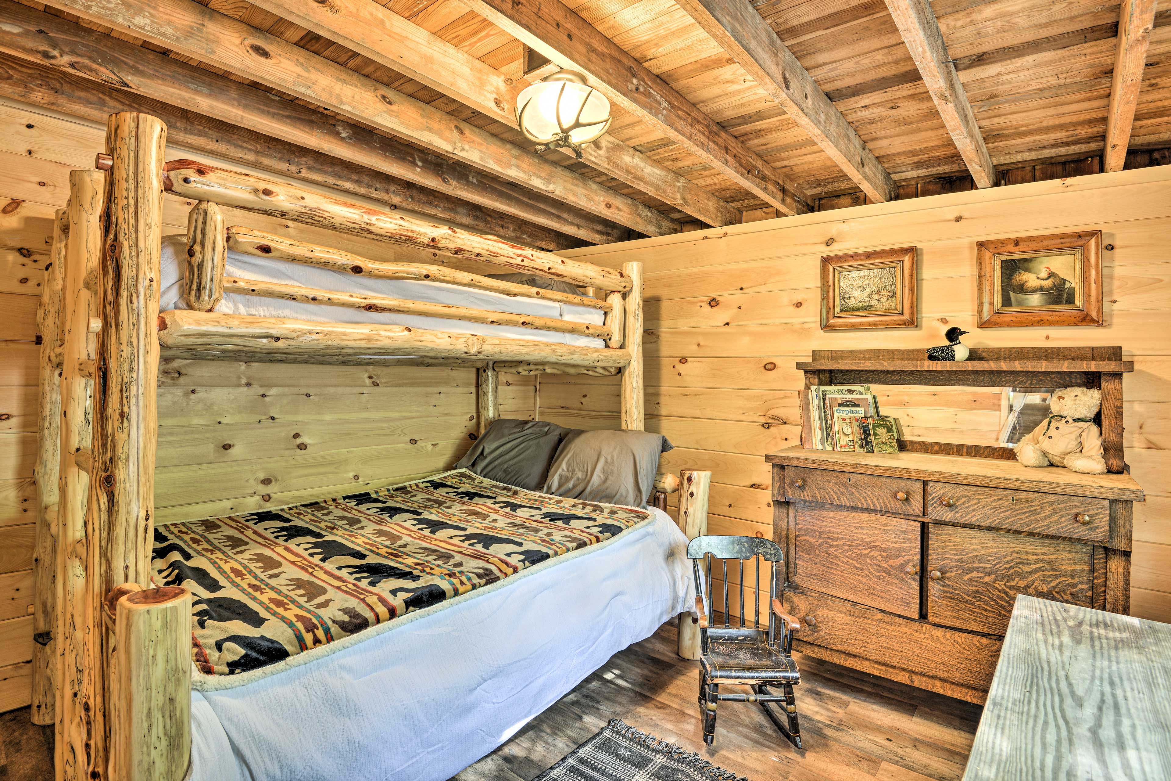 Bedroom 3 | Twin/Full Bunk Bed | 1st Floor