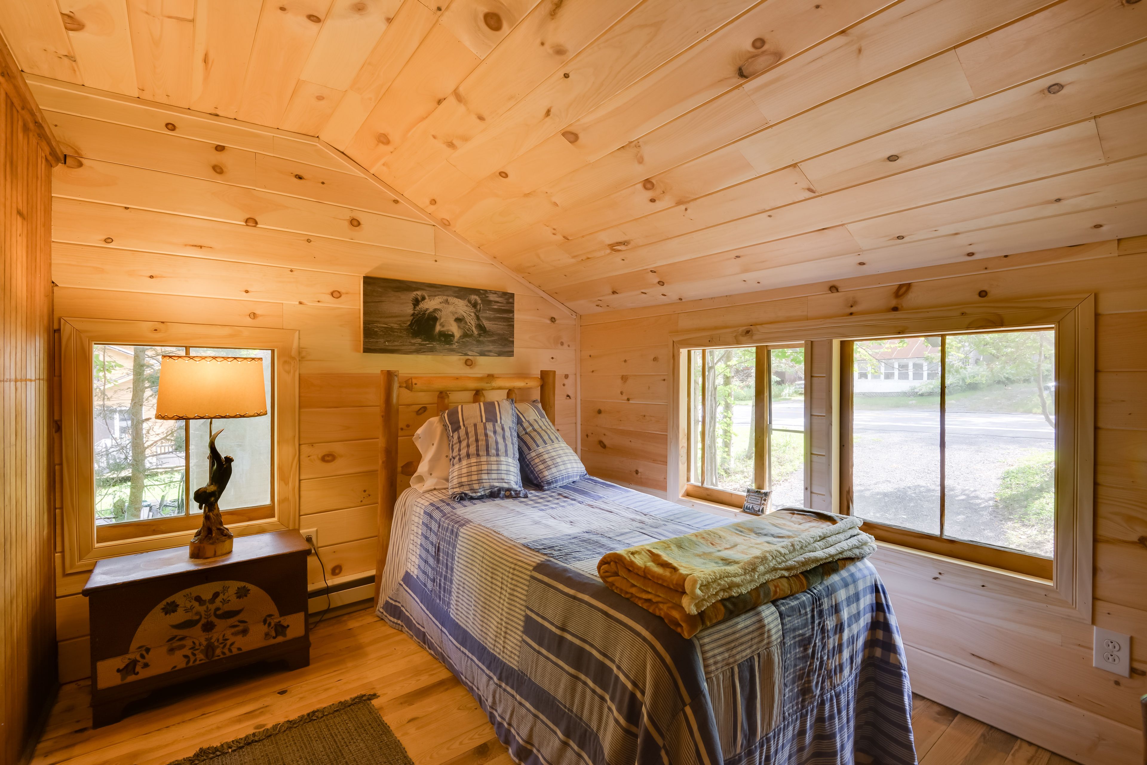 Bedroom 4 | Twin Bed | 2nd Floor