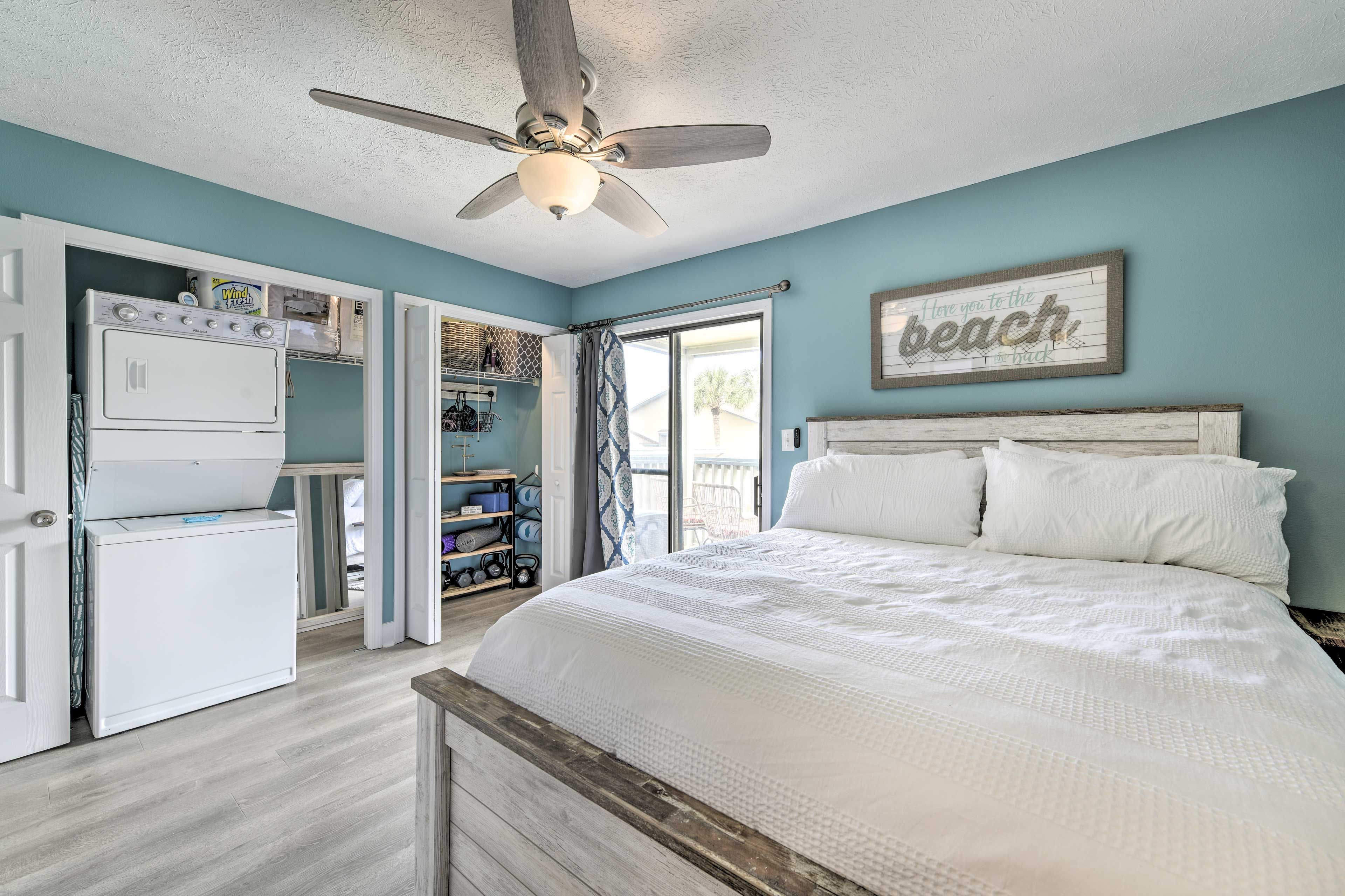 Bedroom | Walk-In Closet