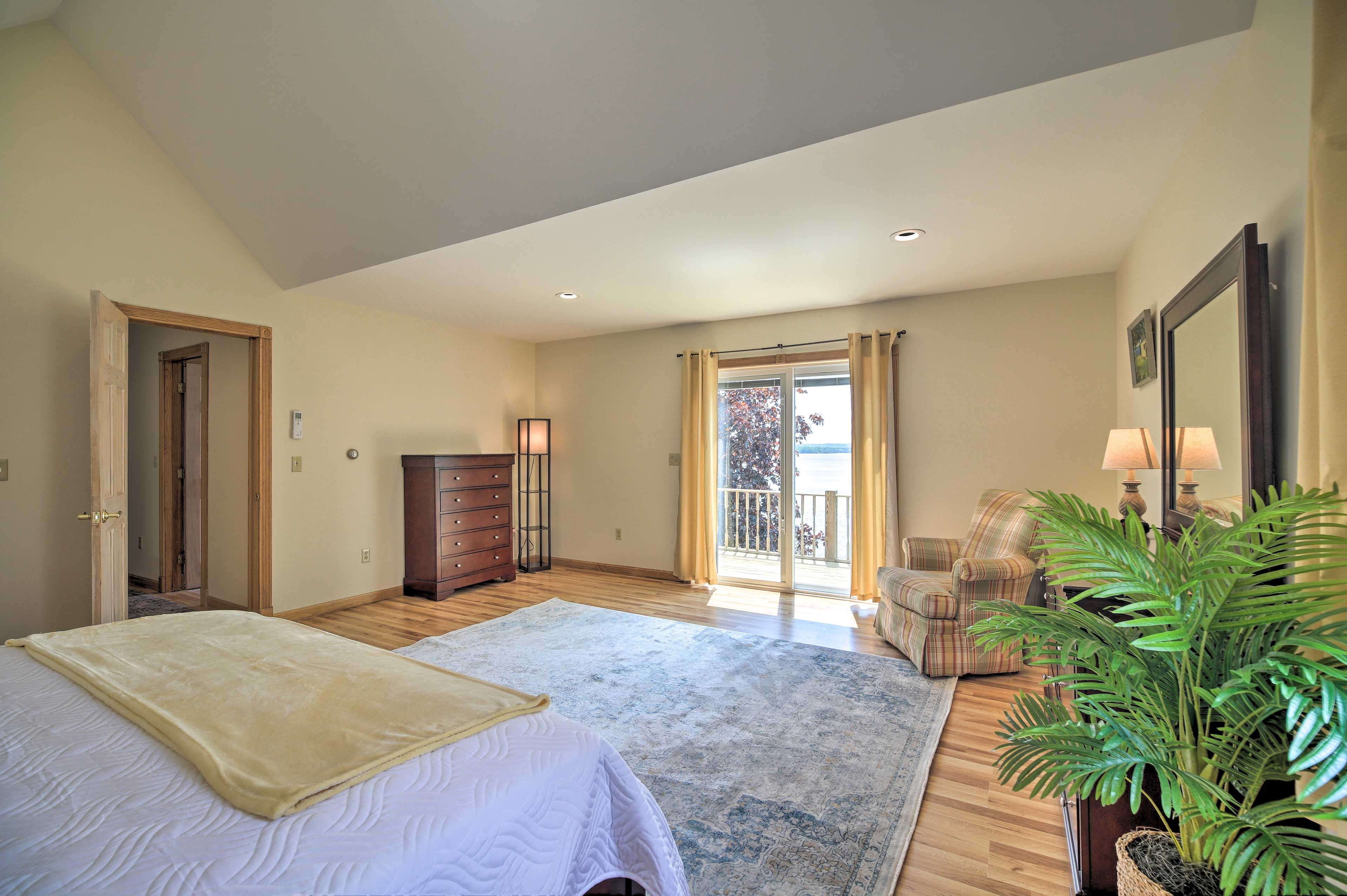 Bedroom 1 | Balcony Access