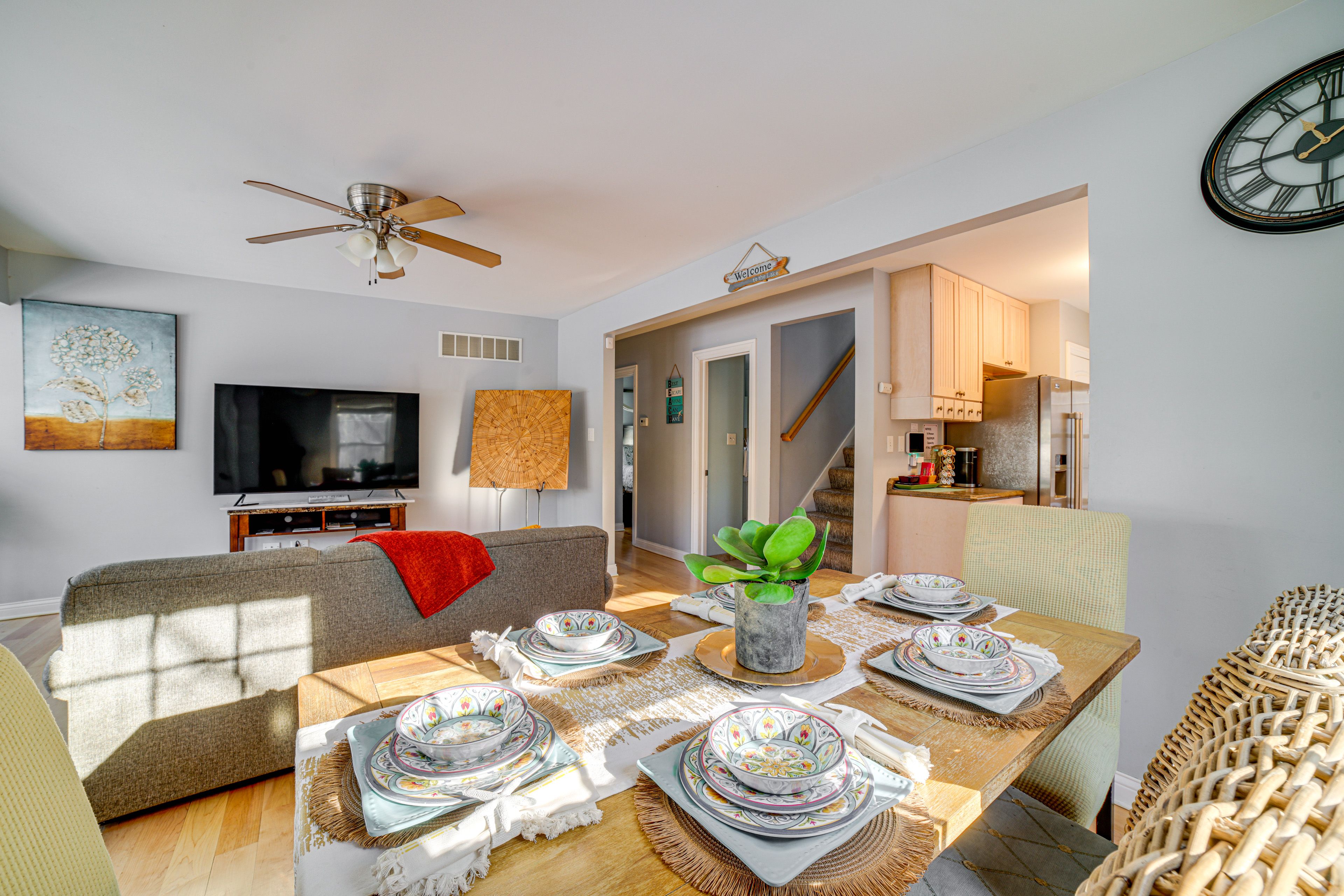 Living Room | Queen Sleeper Sofa | Free WiFi | Main Level
