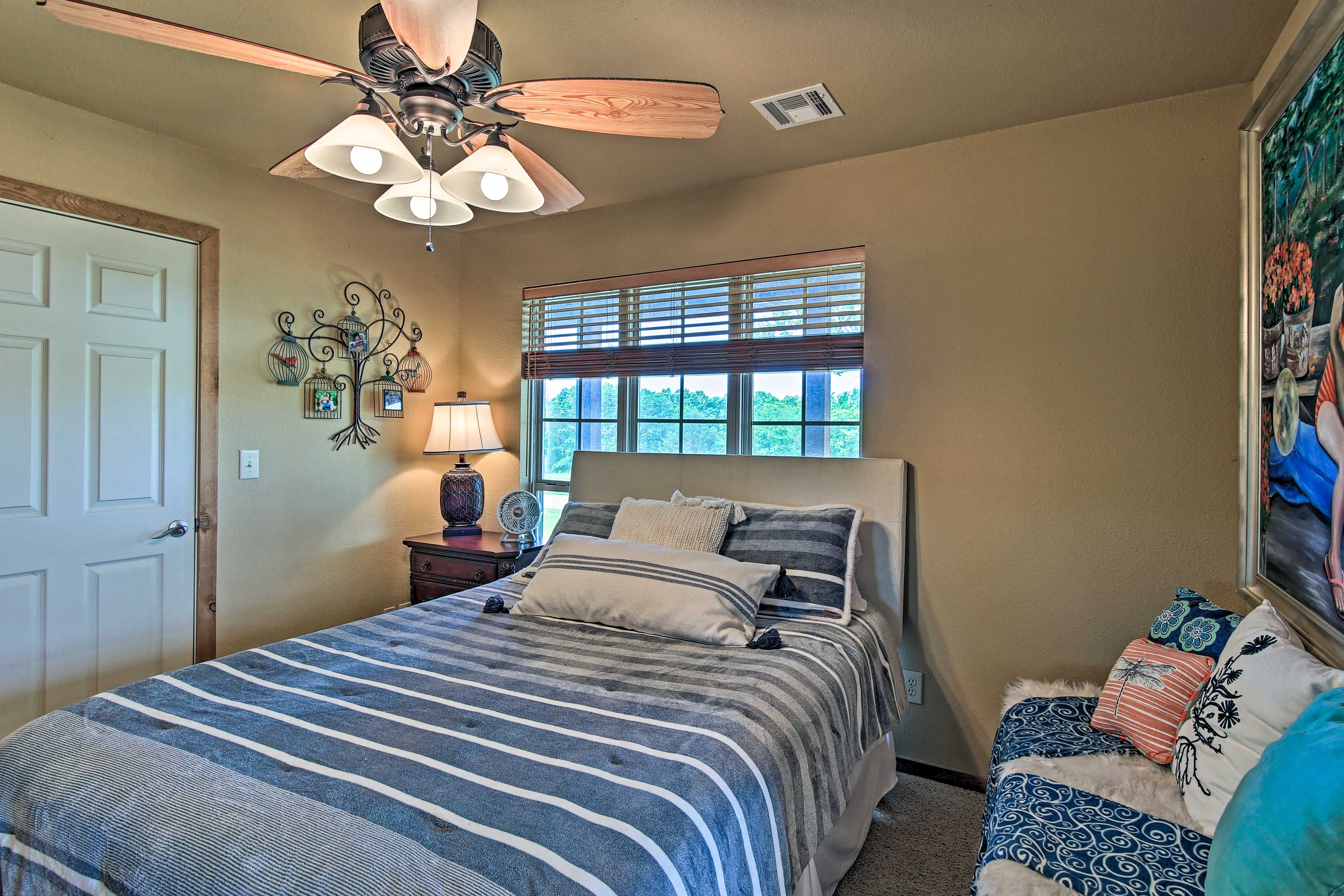 Bedroom 2 | Main Level | Queen Bed