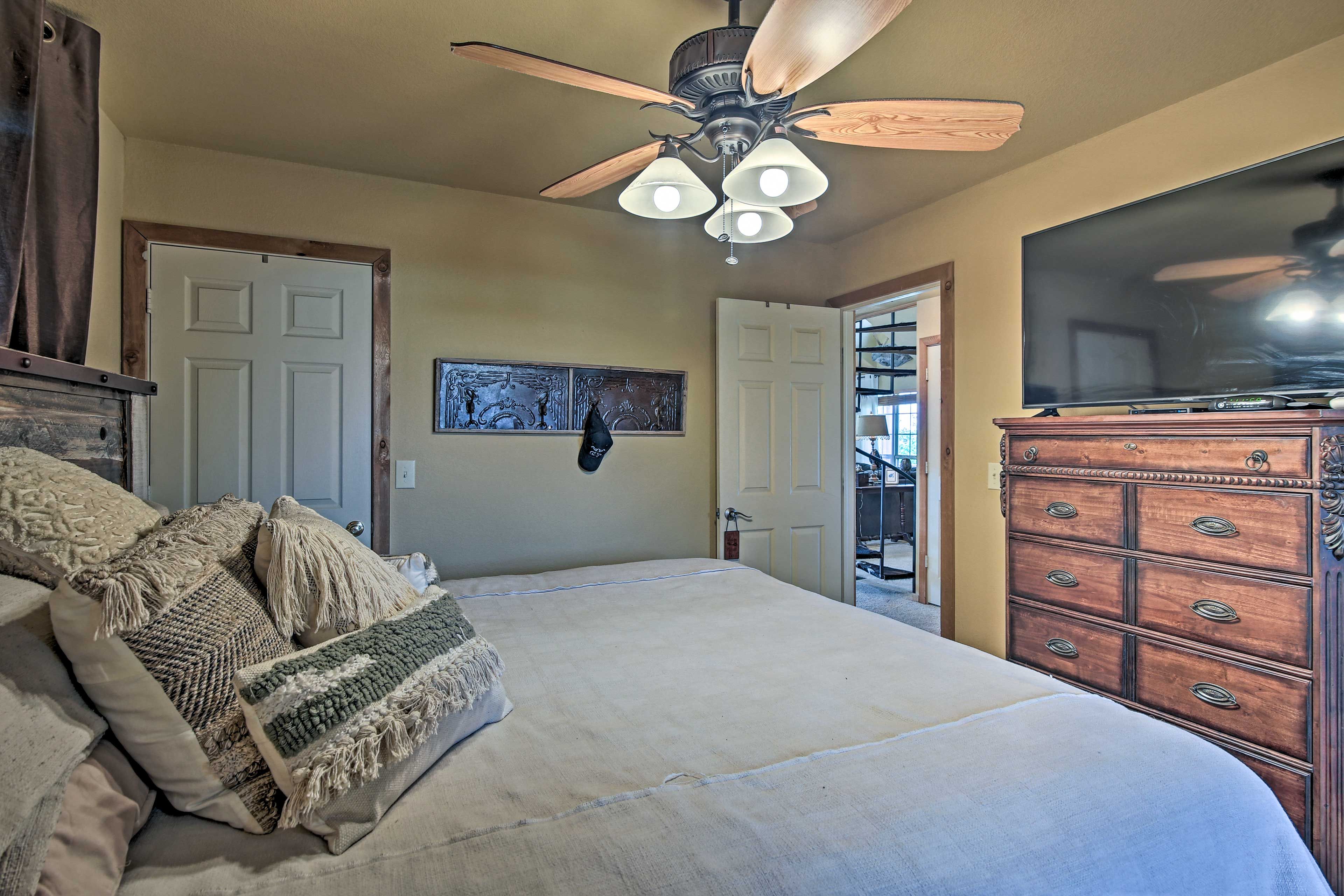 Bedroom 1 | Smart TV | En-Suite Bathroom