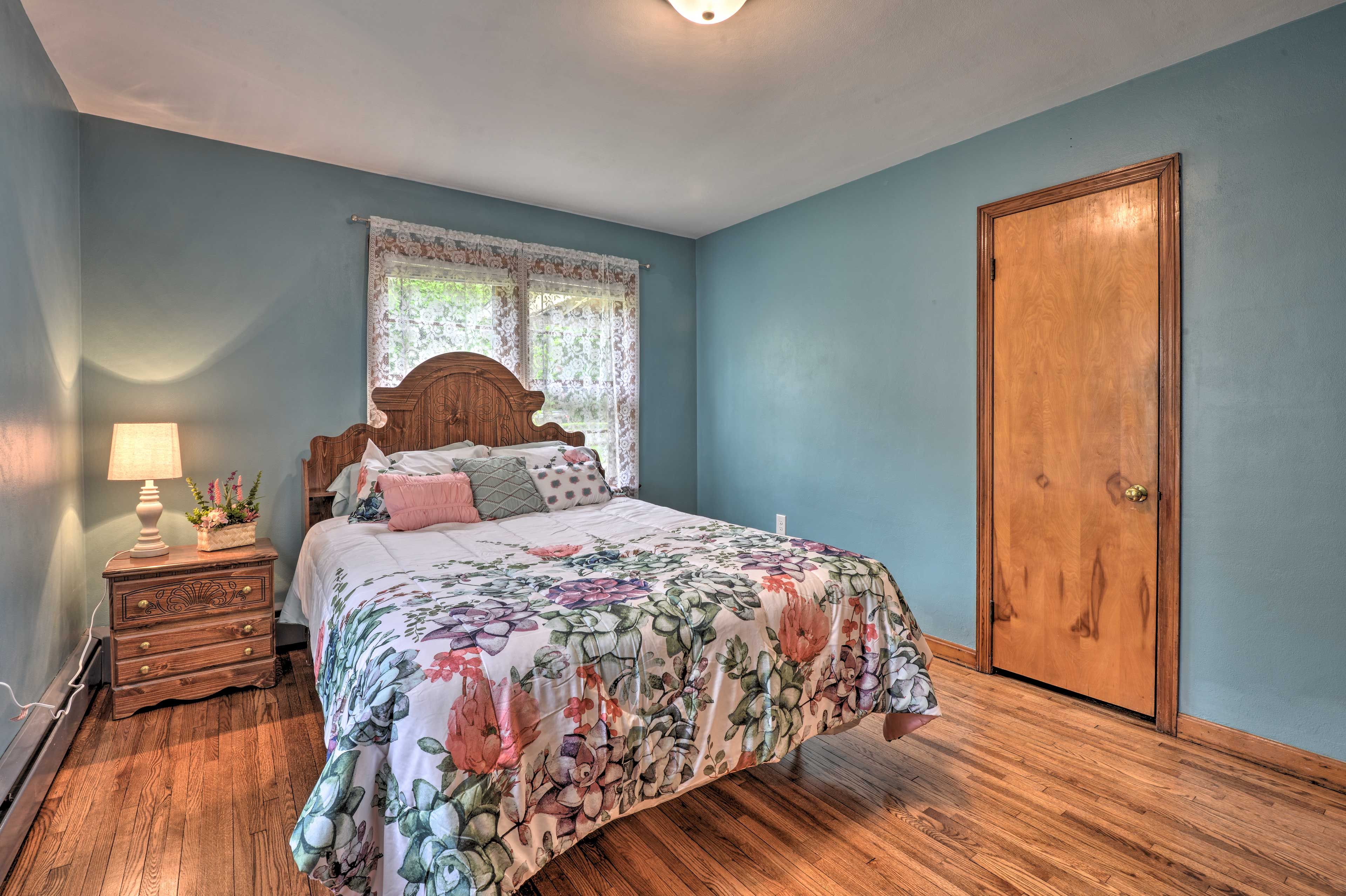 Bedroom 1 | Linens Provided