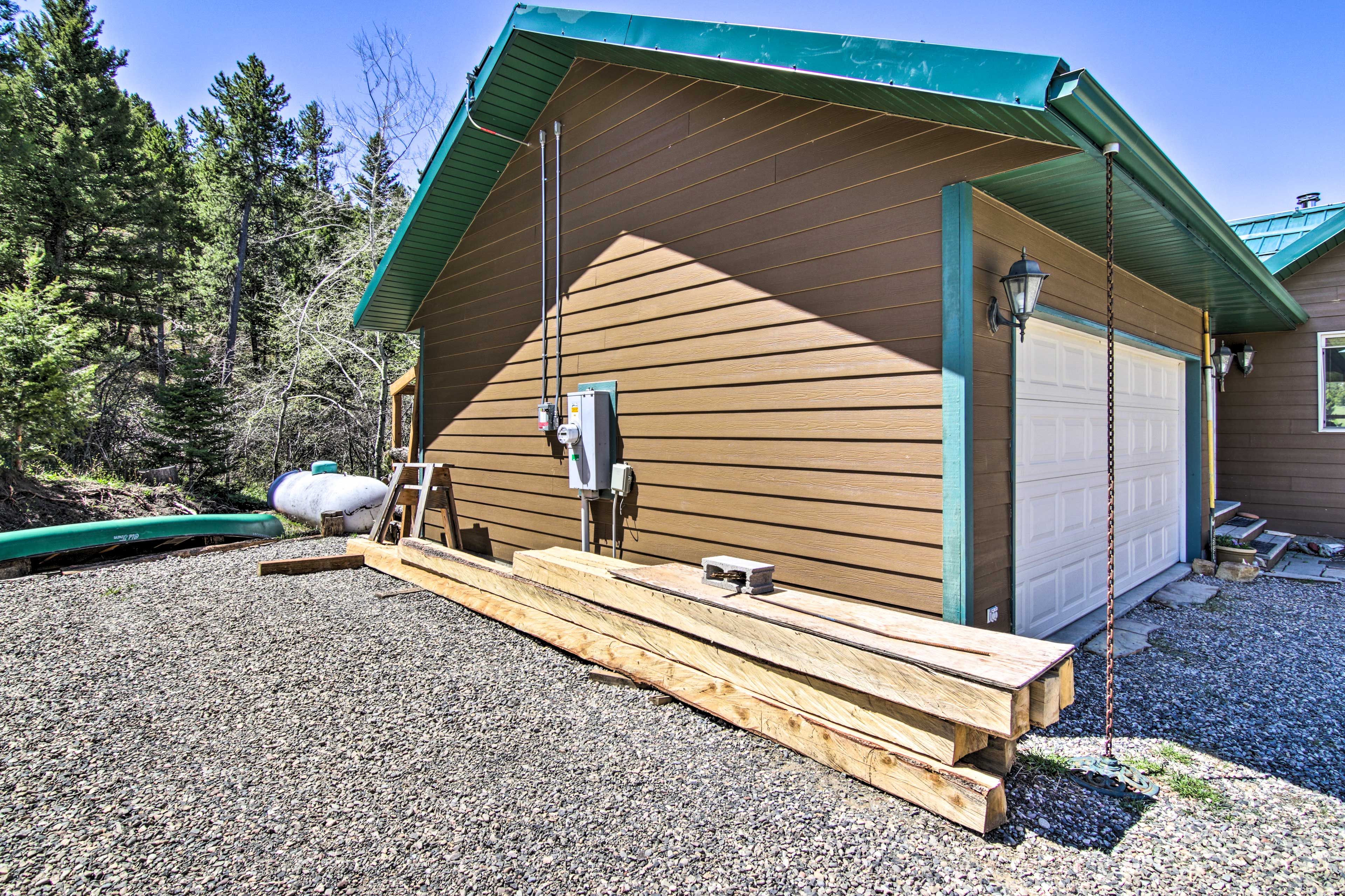 Property Exterior | Driveway Parking (2 vehicles)