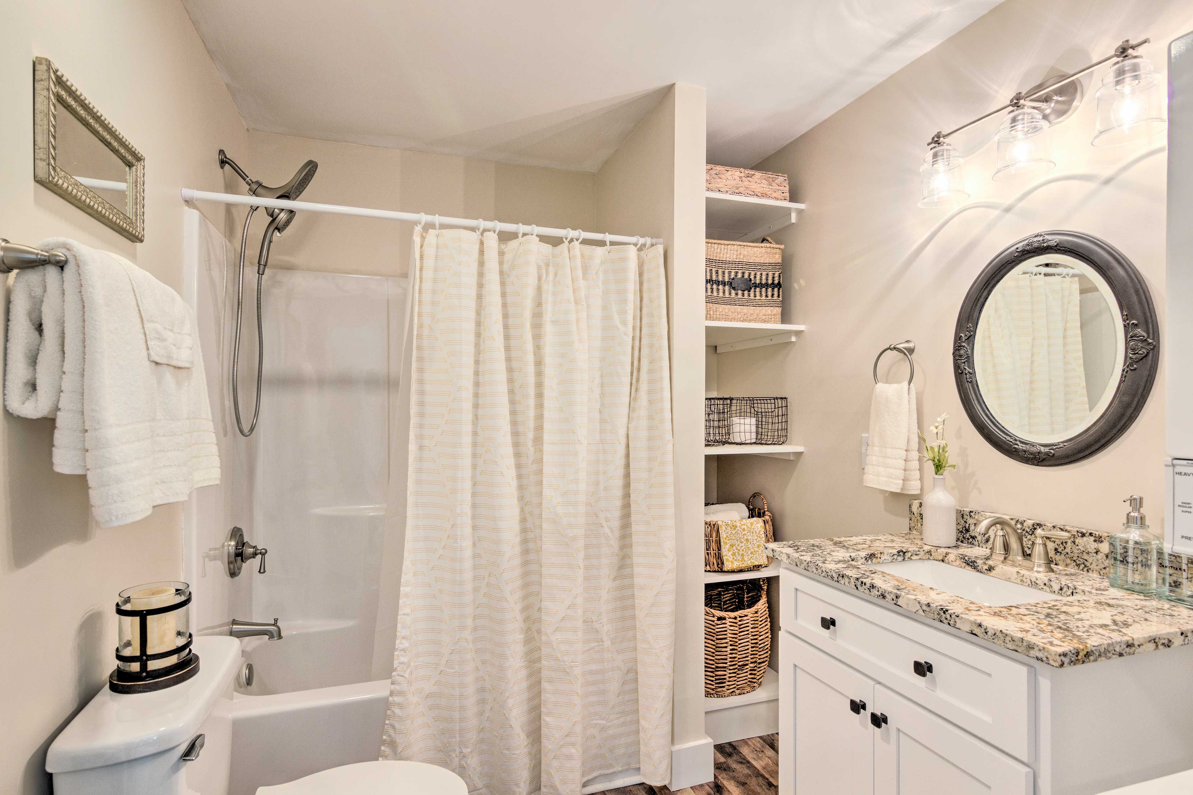 Bathroom | Shower/Tub Combo | Stacked Laundry Machines