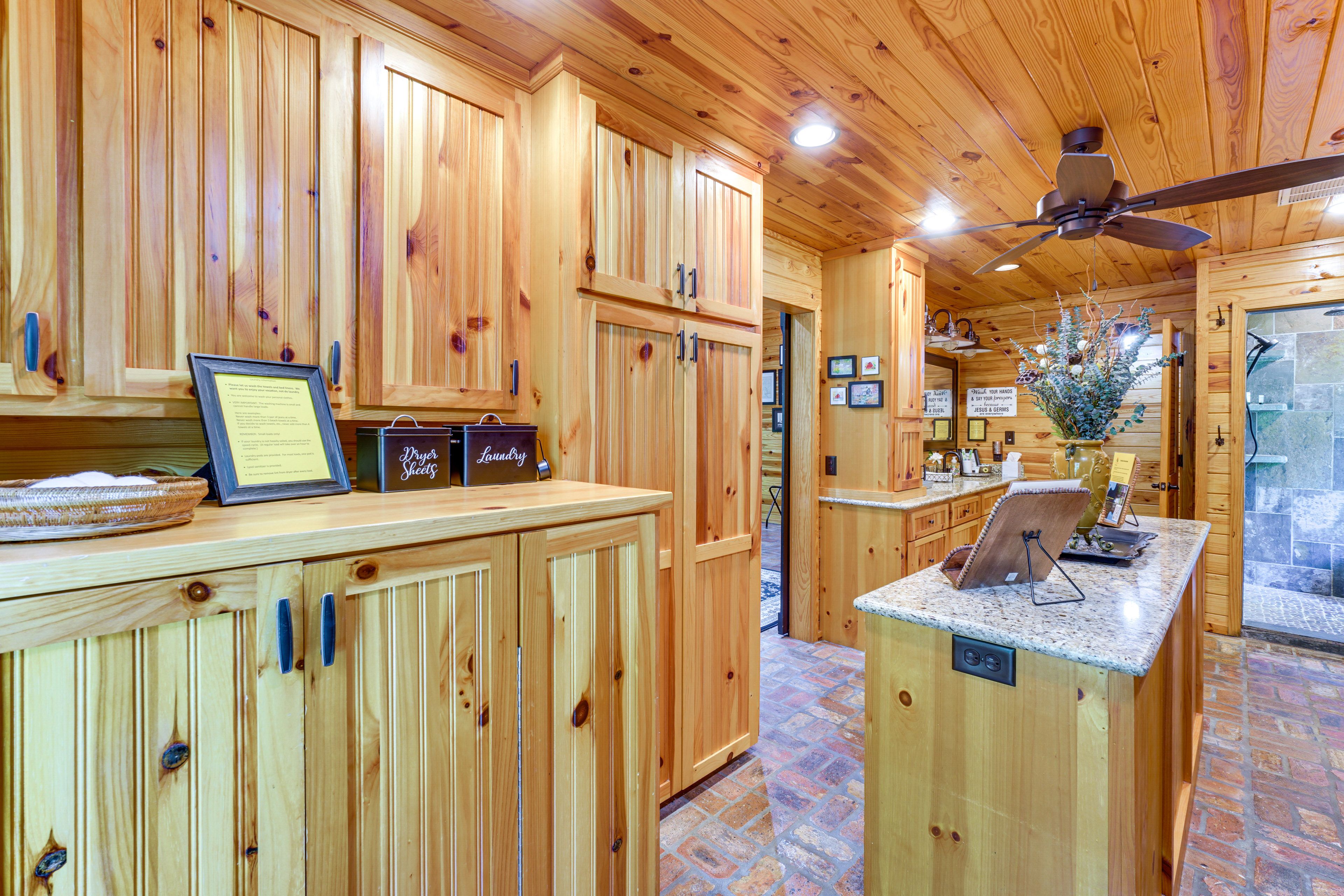 En-Suite Bathroom | Complimentary Toiletries | Towels Provided