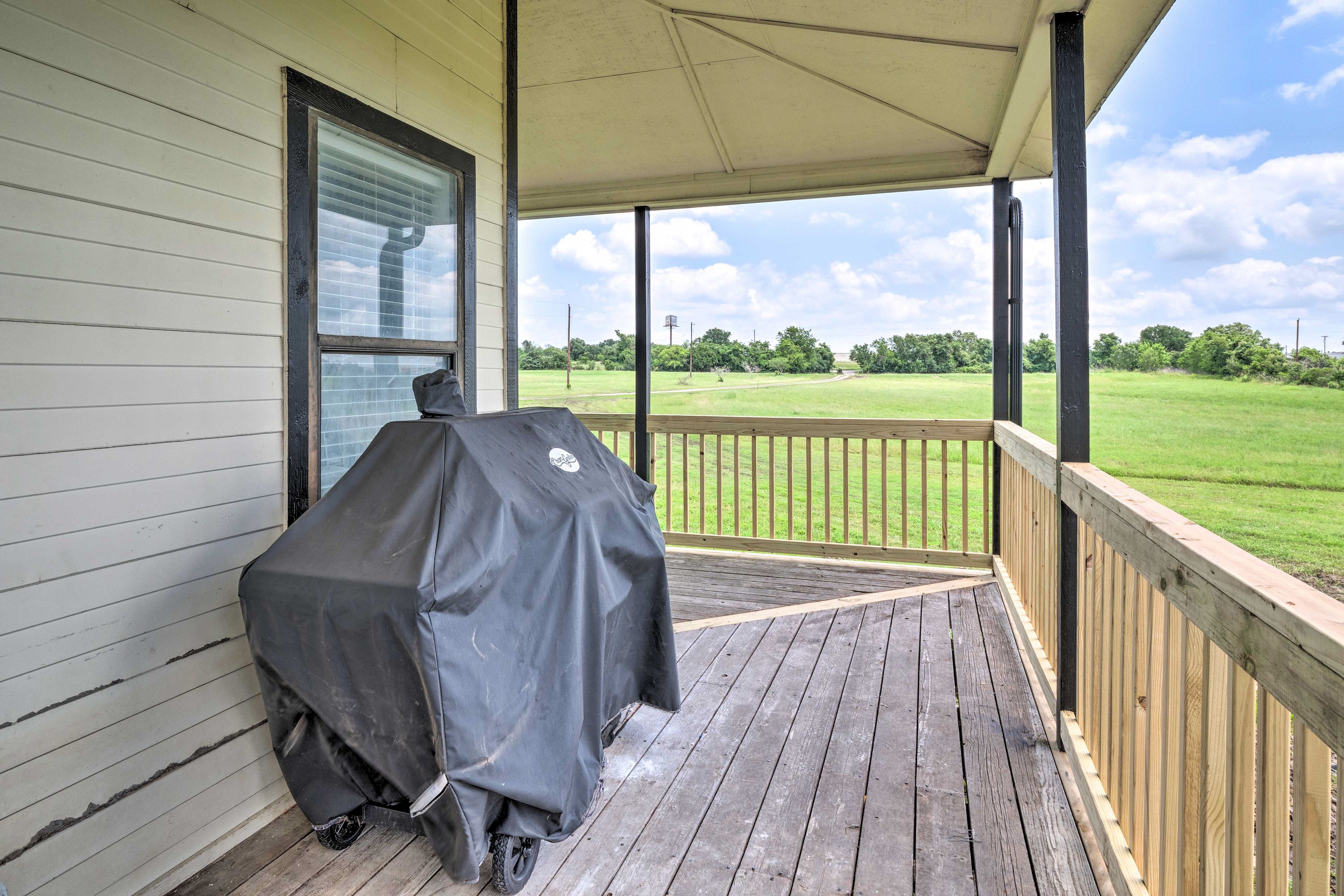 Wraparound Porch | Gas Grill