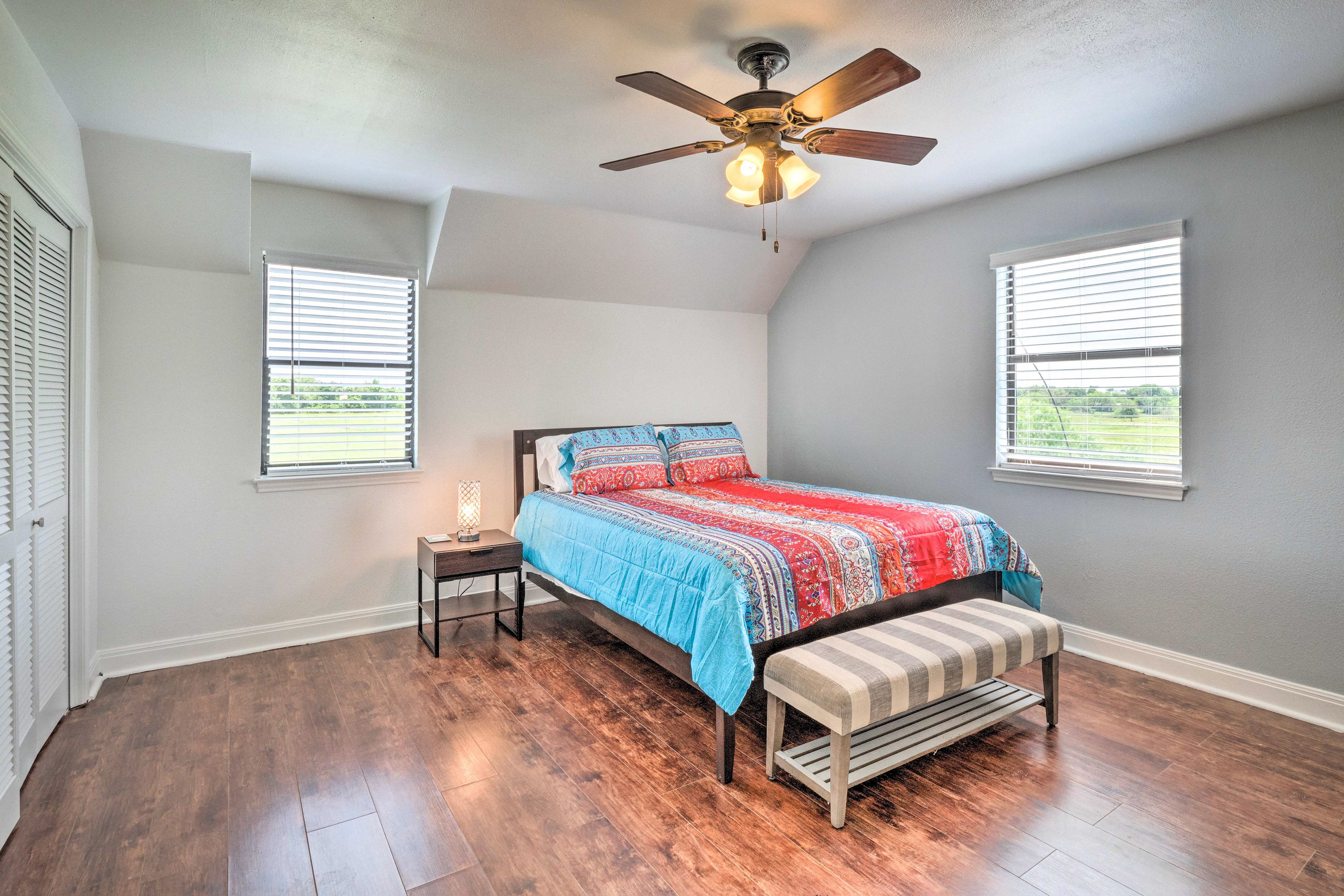 Bedroom 2 | 2nd Floor | Queen Bed