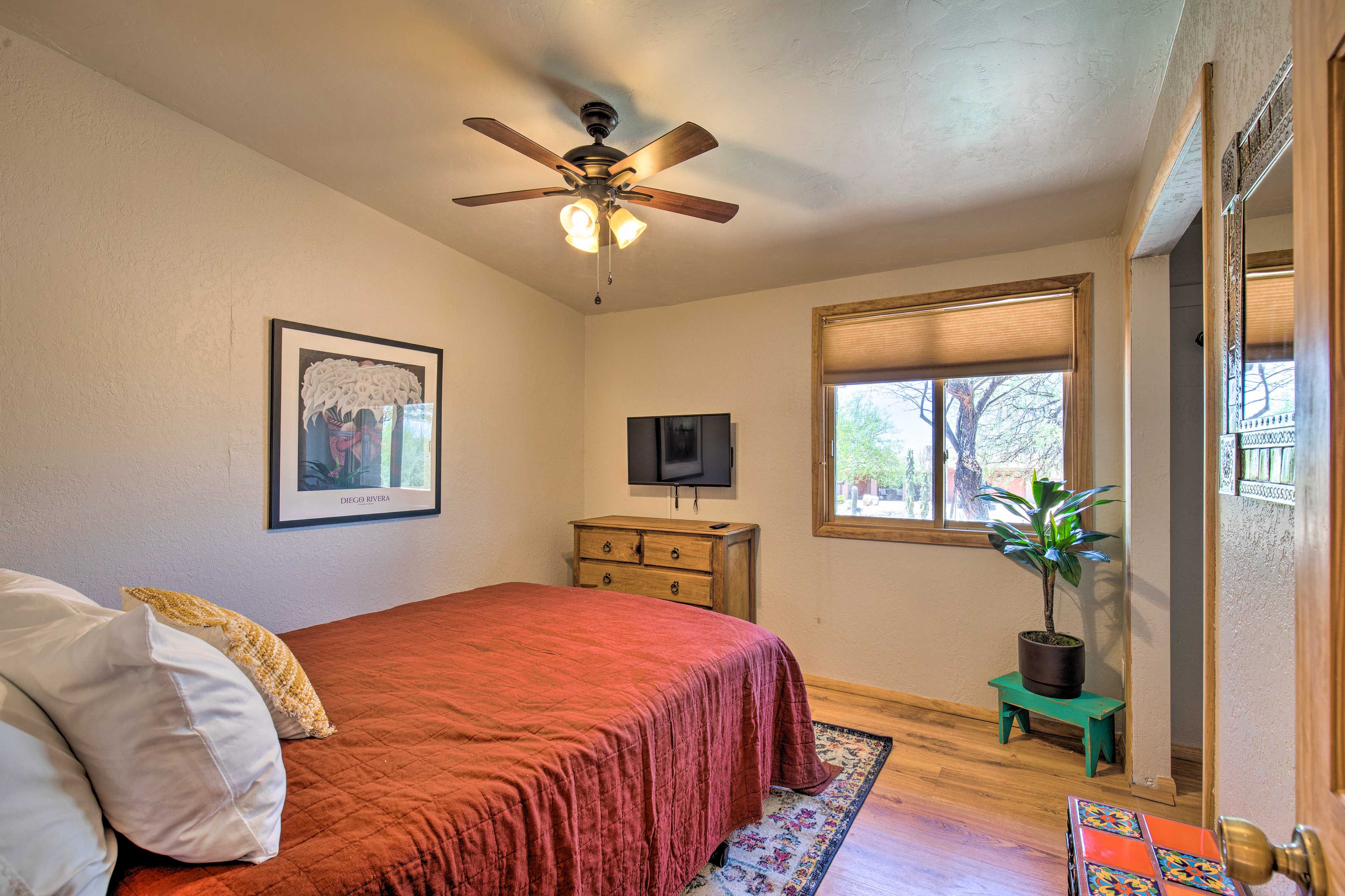 Bedroom 2 | Queen Bed