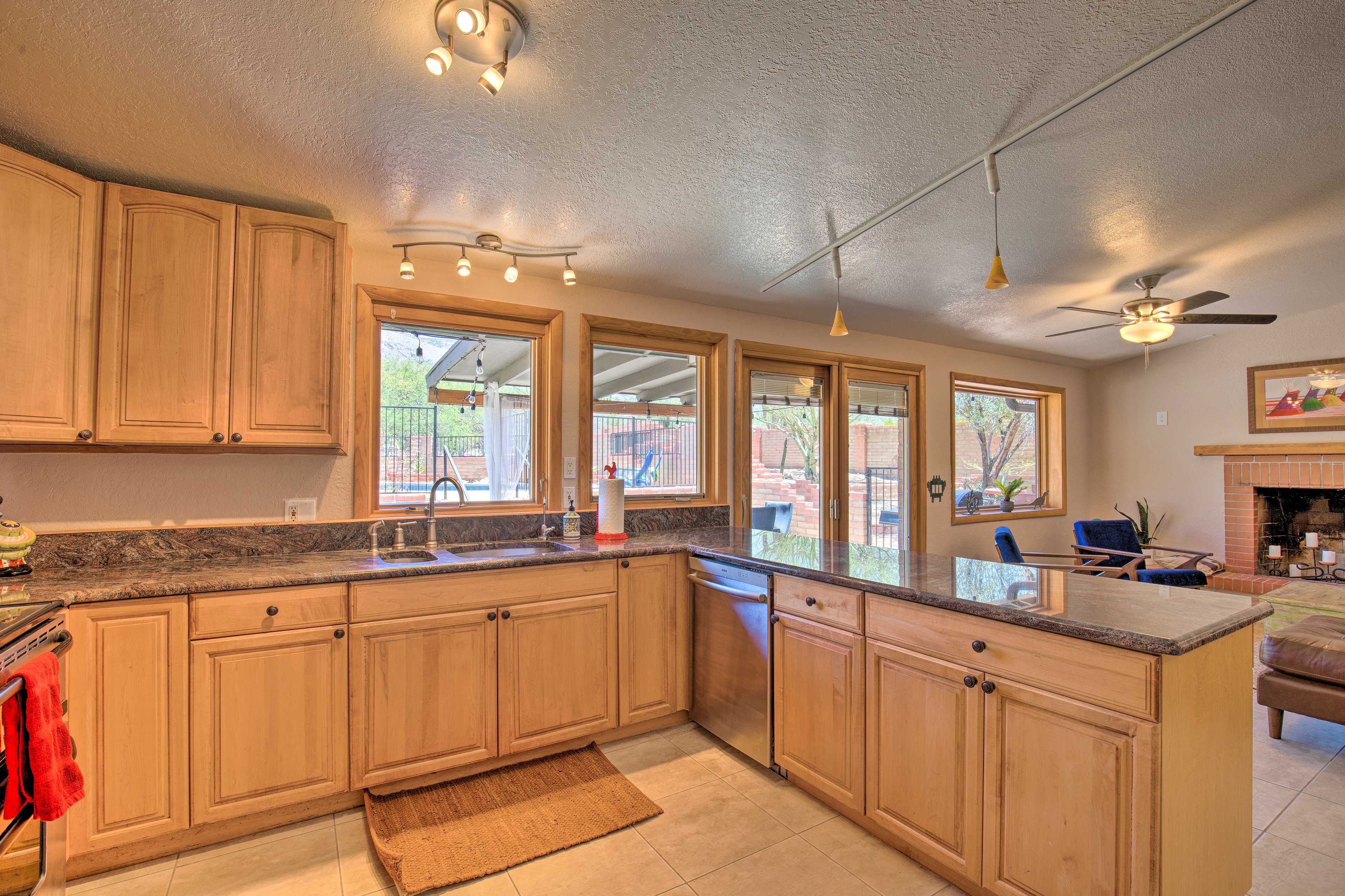 Fully Equipped Kitchen | Breakfast Bar