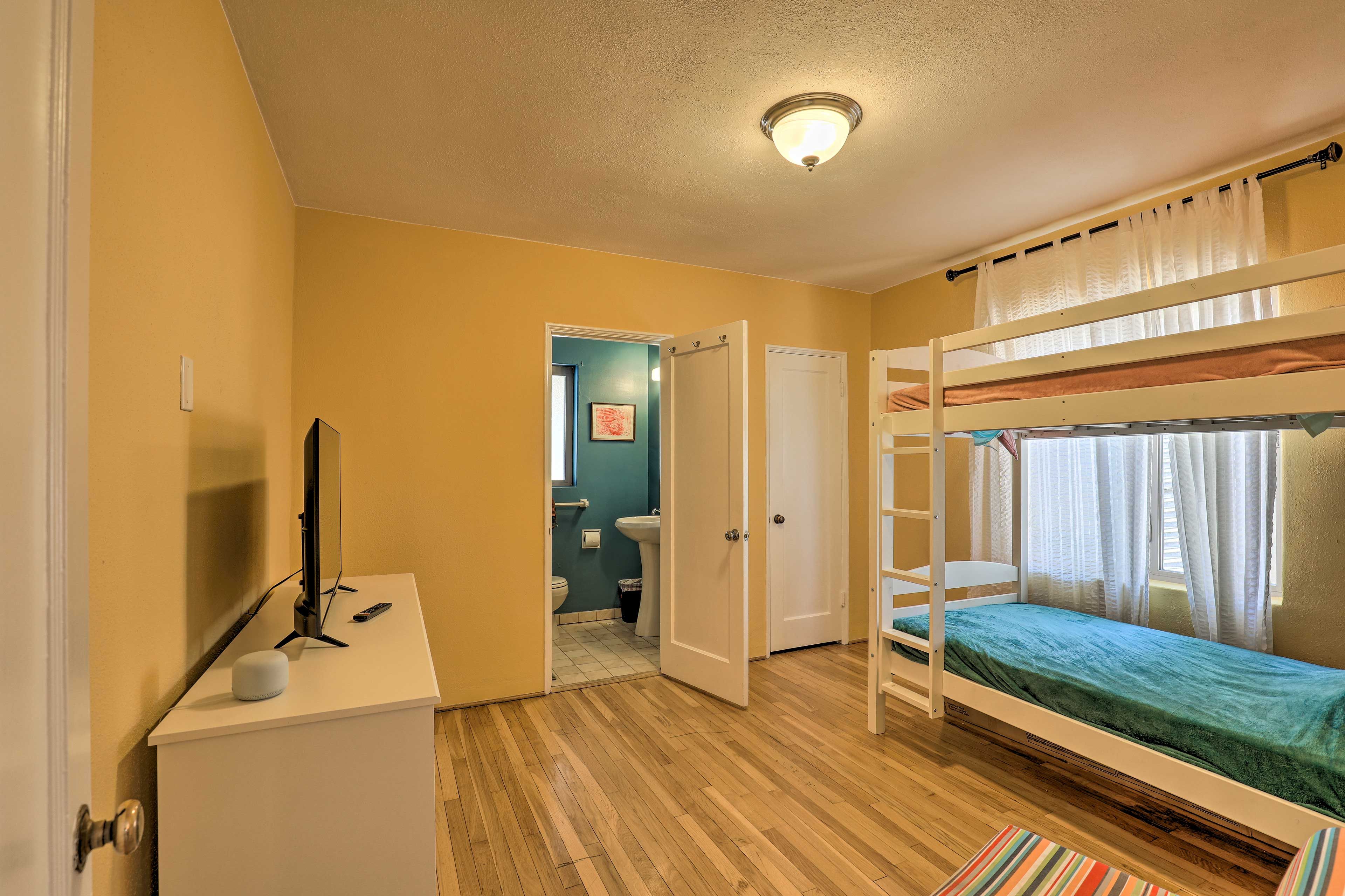 Bedroom 2 | Twin Bunk Bed | Smart TV