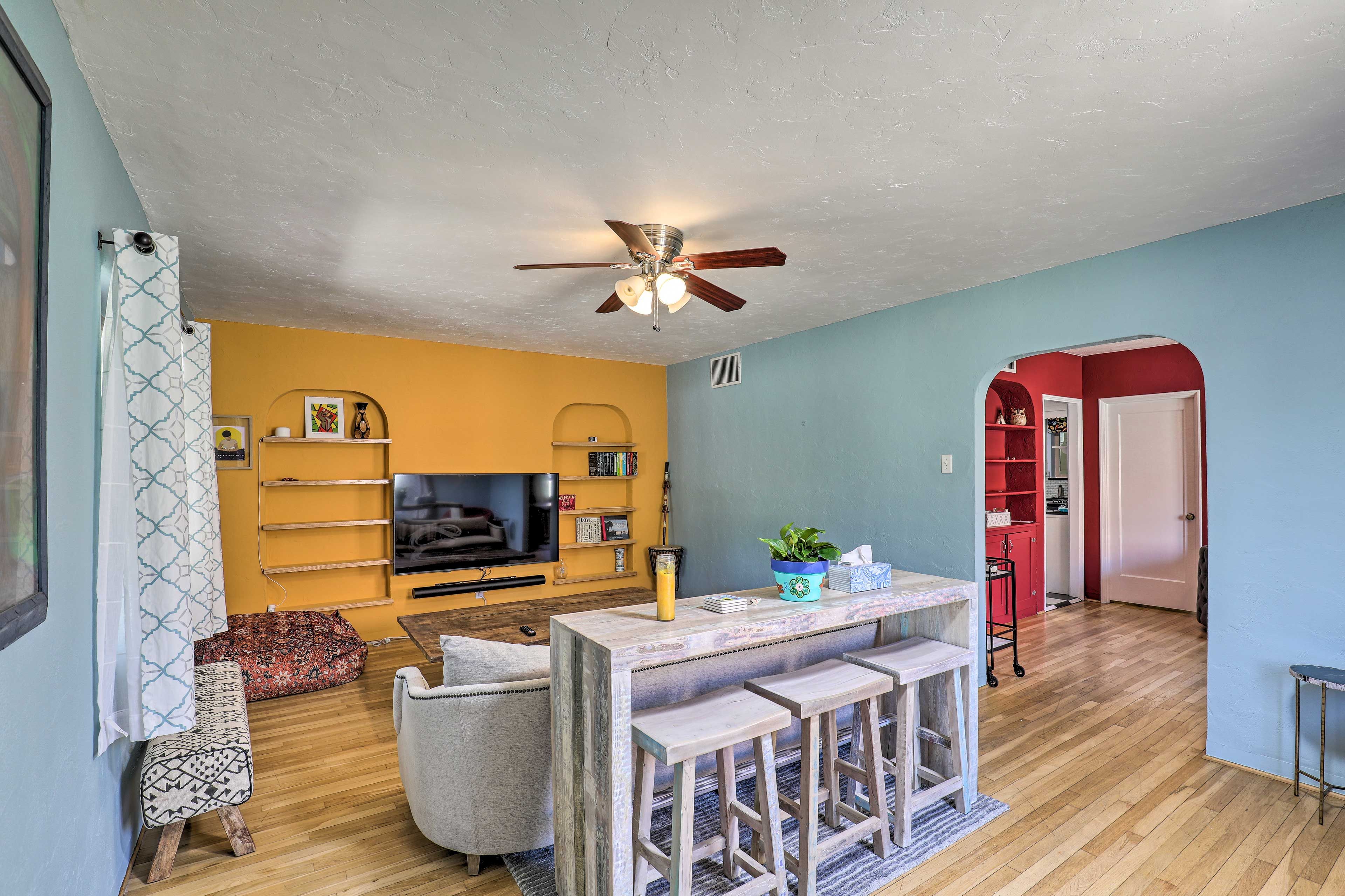Main Living Space | Smart TV | Air Conditioning