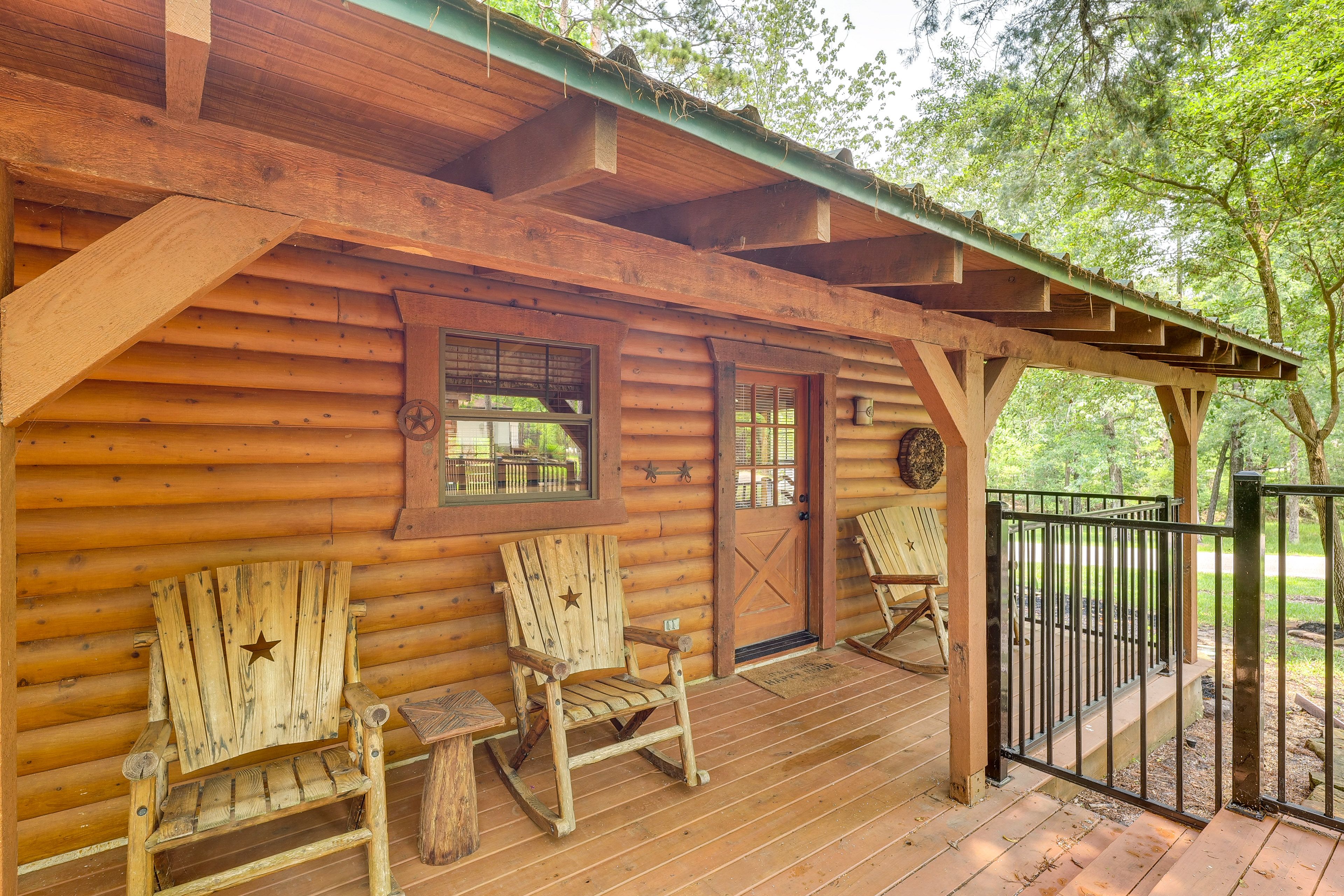Exterior | Covered Porch w/ Seating