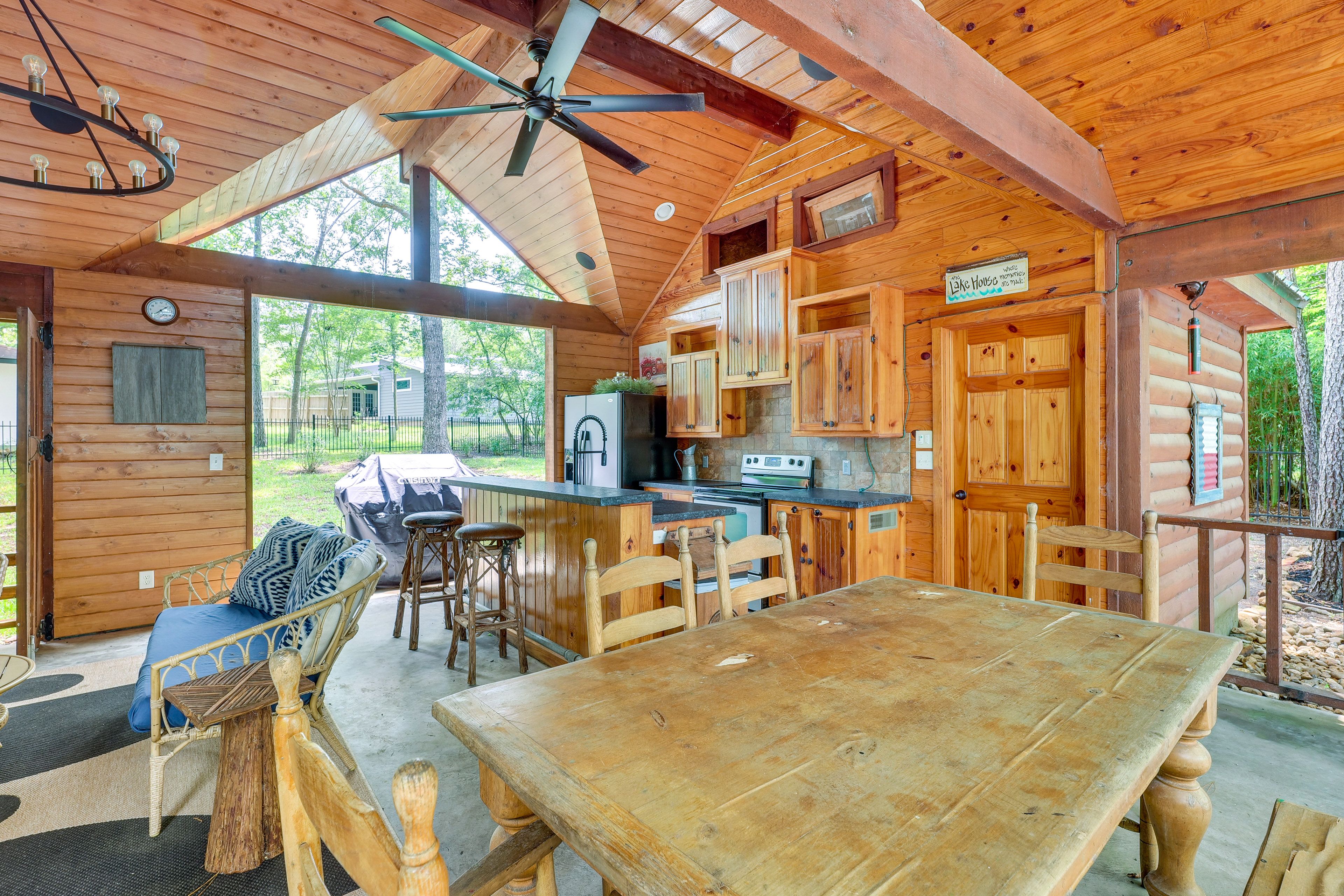 Covered Deck | Dining Area