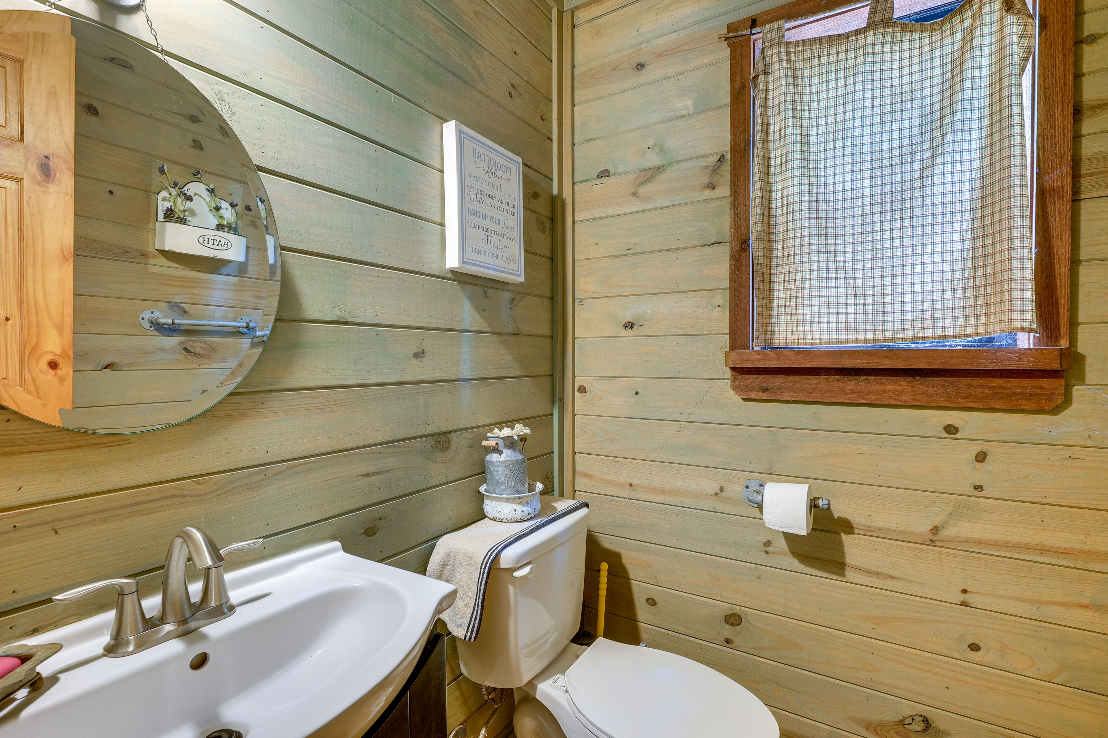 Half Bathroom | 1st Floor