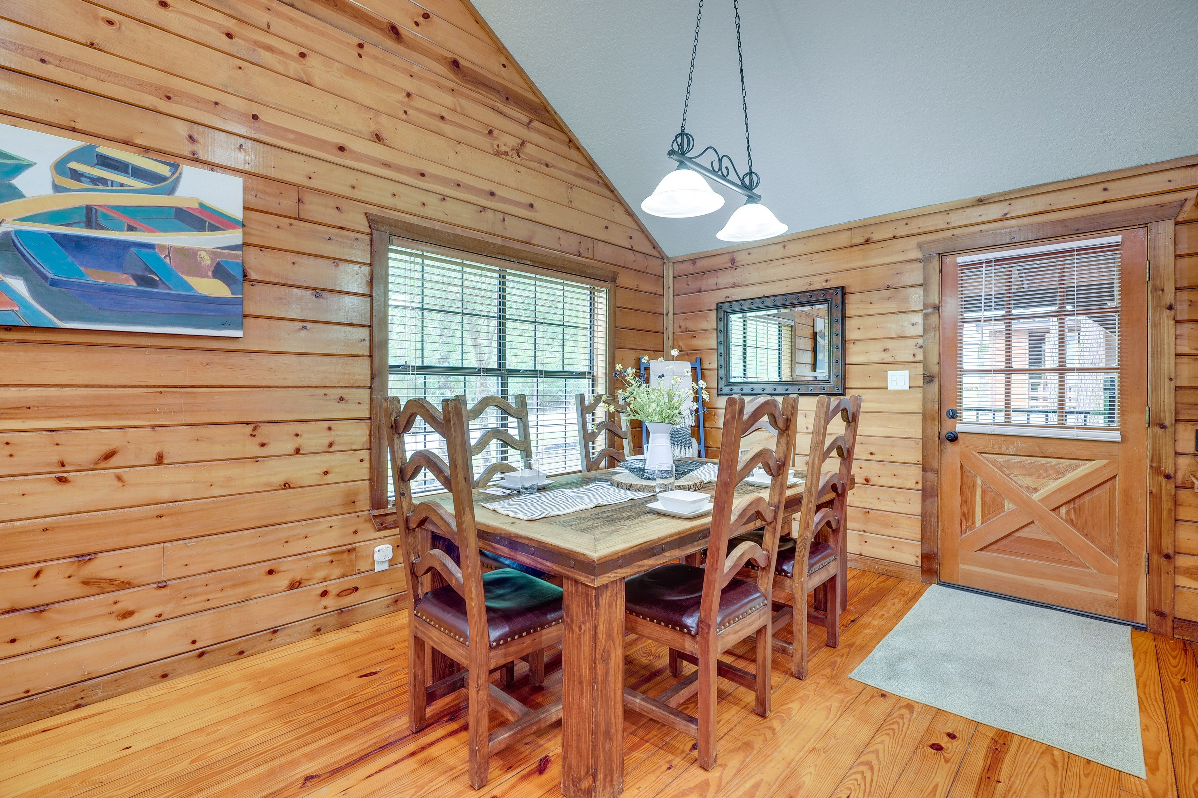 Dining Area | Dishes & Flatware Provided | 1st Floor