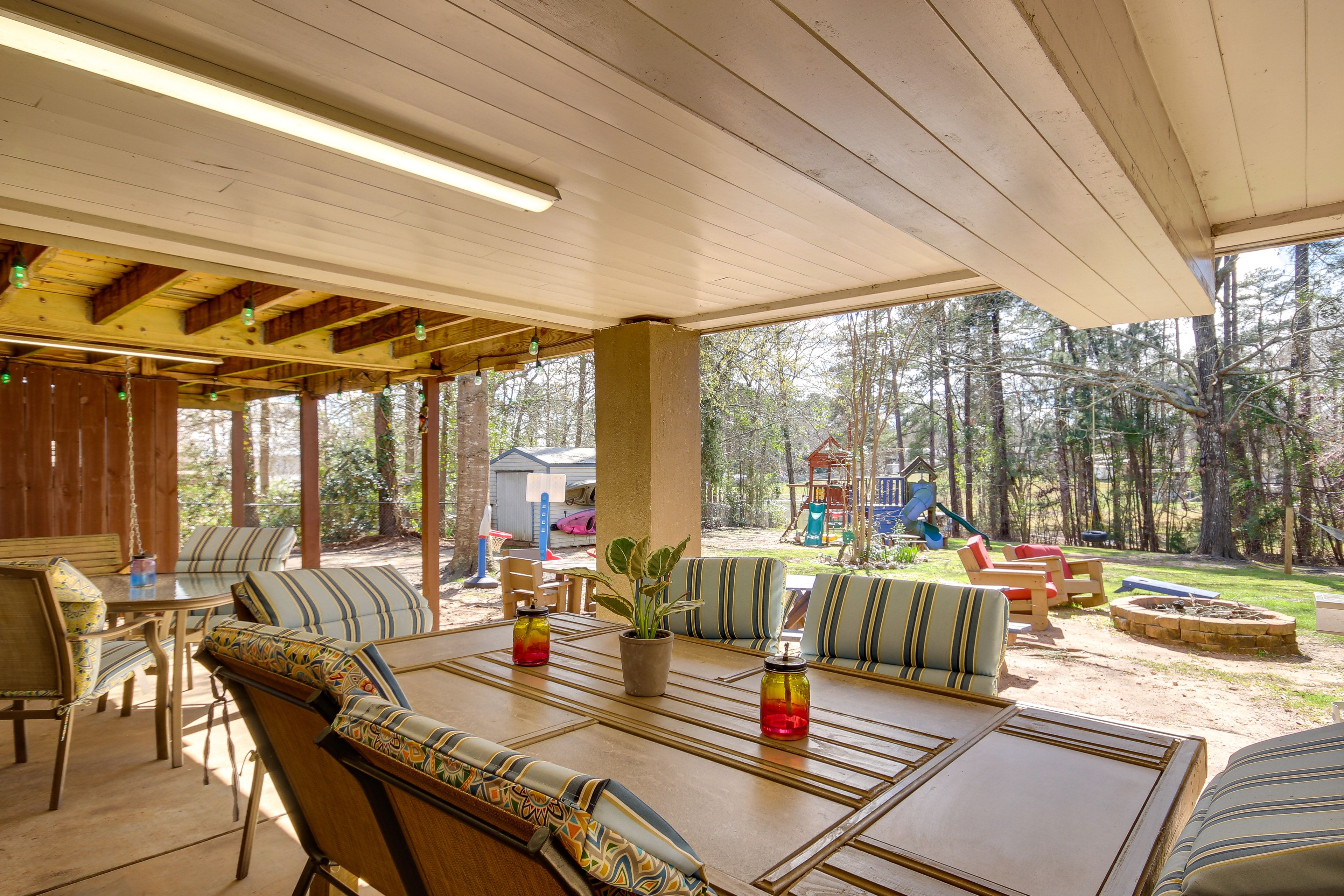 Covered Patio | Outdoor Dining Area | Yard Games